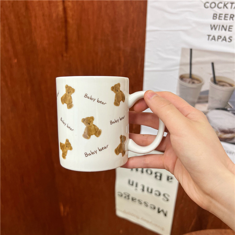 Creative Instagram cute cartoon bear ceramic cups, mugs, girlish hearts, high appearance standards, couple water cups, coffee cups Specification drawing