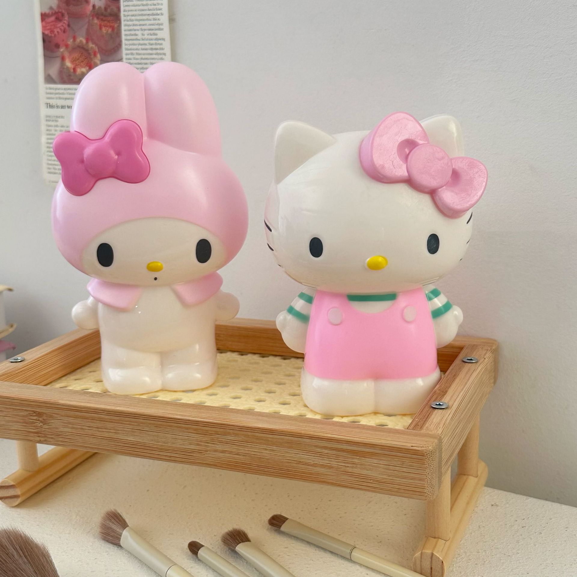 Cartoon makeup brush storage holder, high appearance level, cute cat pen holder, student desktop storage small ornaments, decorative gifts details Picture