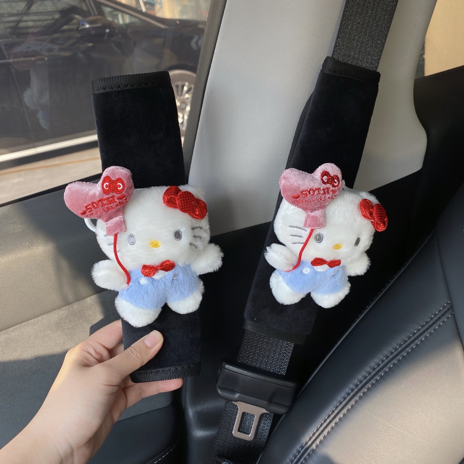 Heart-shaped balloon cat car seat belt shoulder guard, cute and creative girl car interior decoration, anti-strangling neck cover full figure