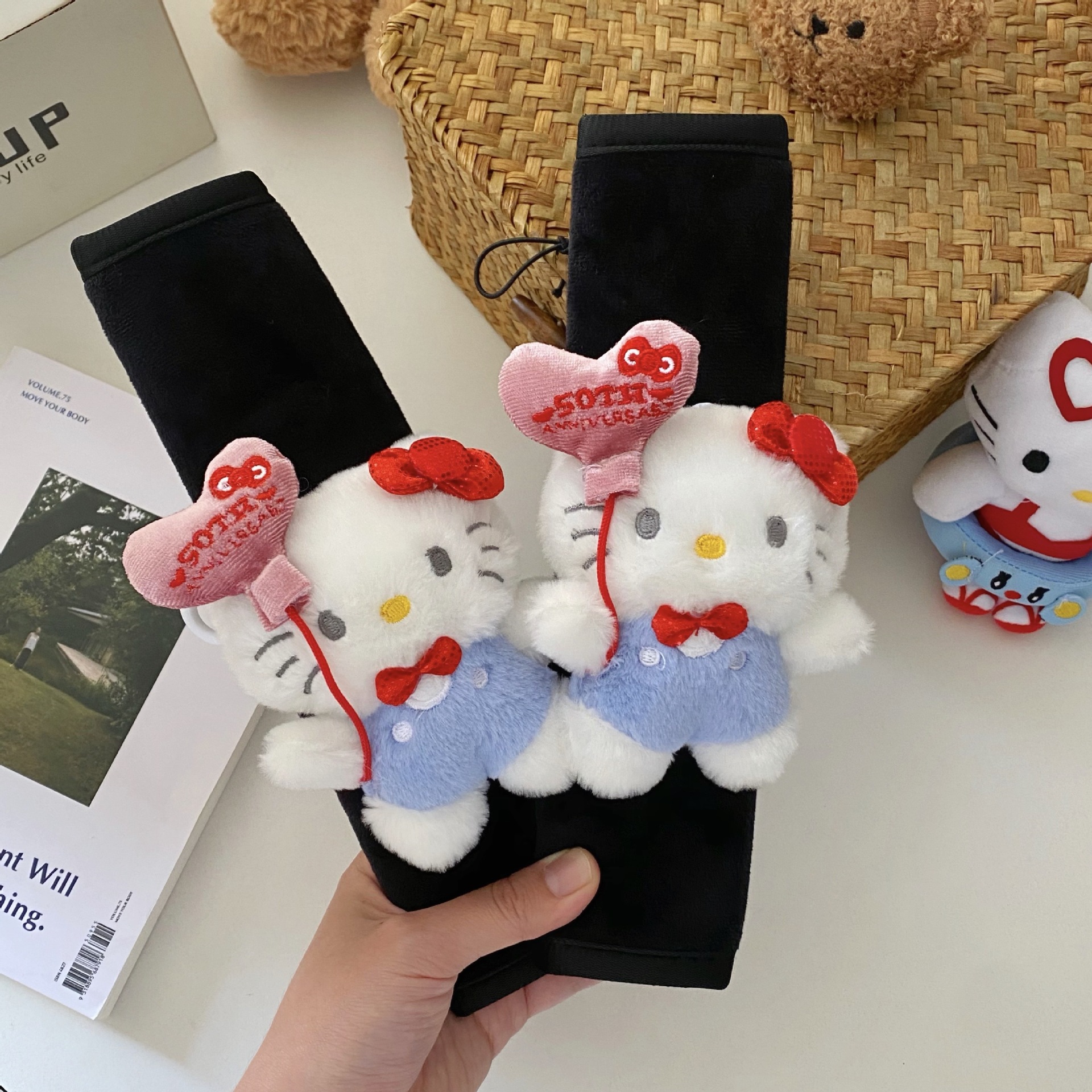 Heart-shaped balloon cat car seat belt shoulder guard, cute and creative girl car interior decoration, anti-strangling neck cover Item Picture
