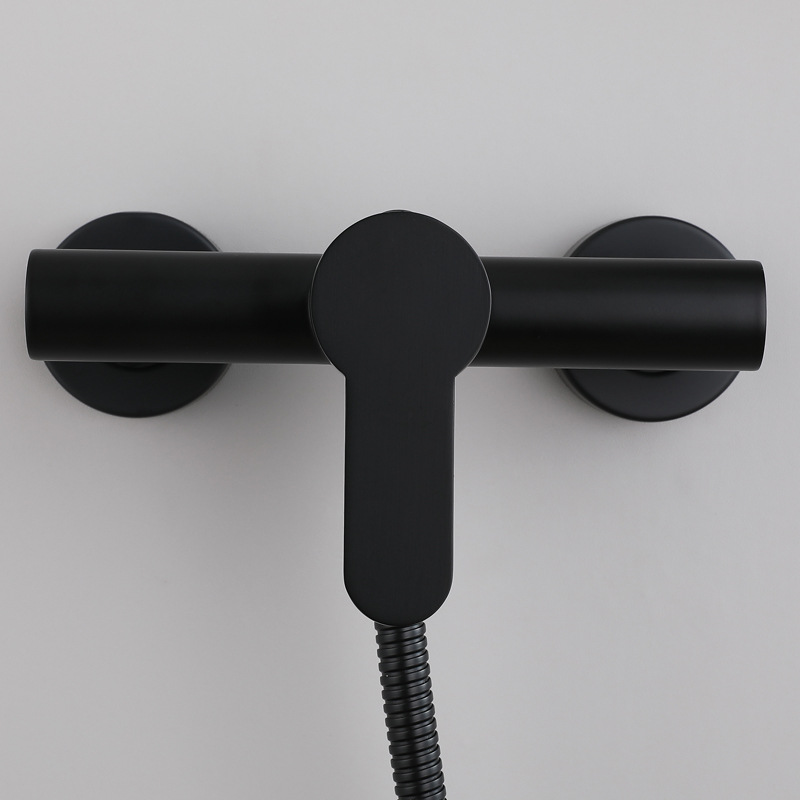 Factory direct sales of black 304 stainless steel simple shower head set, cold and hot lead-free portable bathroom shower faucet Application Scenario