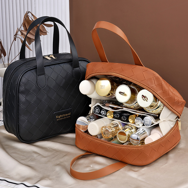 Large-capacity crescent-shaped hand enhancement cosmetic bag, travel portable small fragrance style cosmetics storage toiletries bag Specification drawing