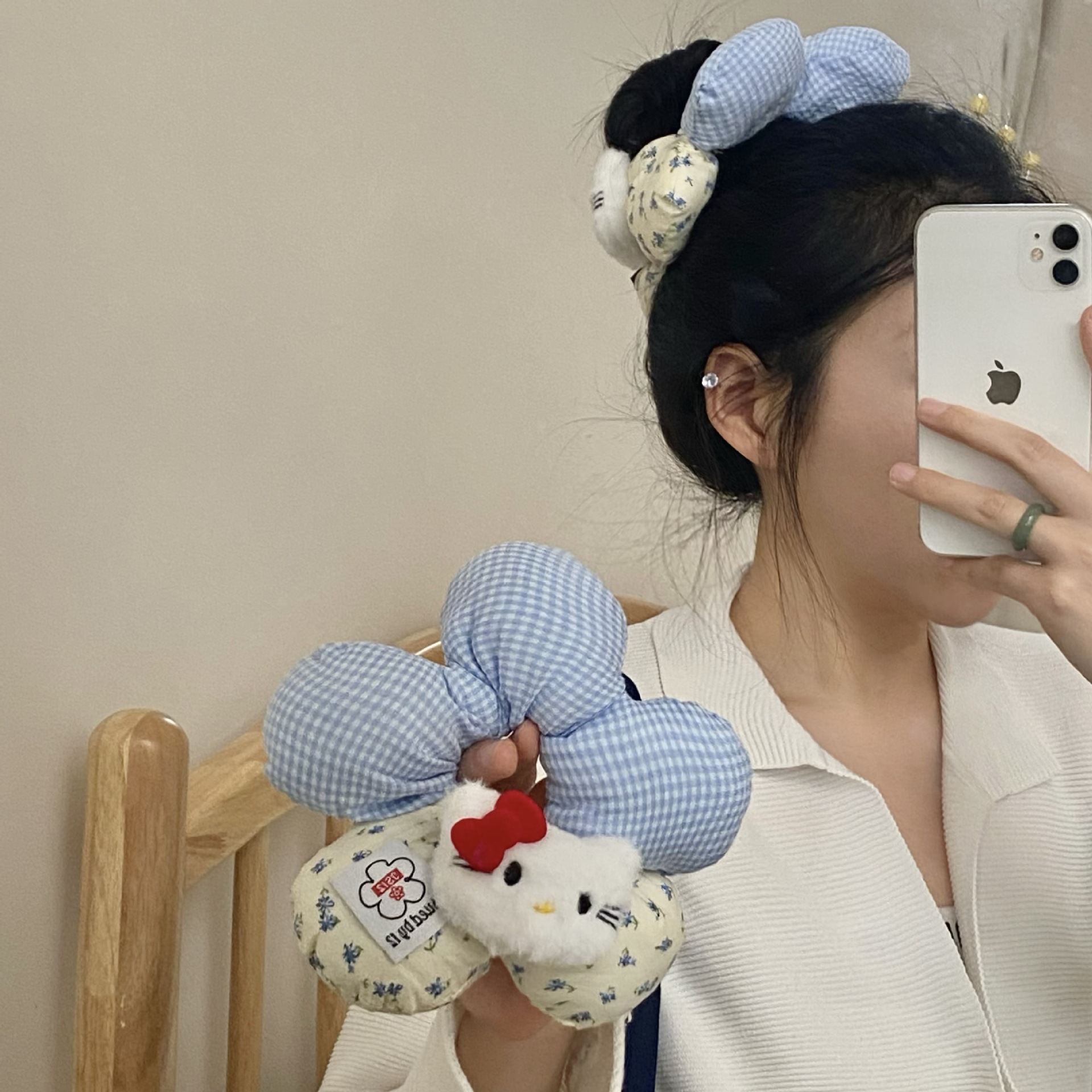 Cat-shaped checkered flower design, high appearance level, big circle, elegant bun, hair tie, creative girls' hair flower and hair accessory full figure
