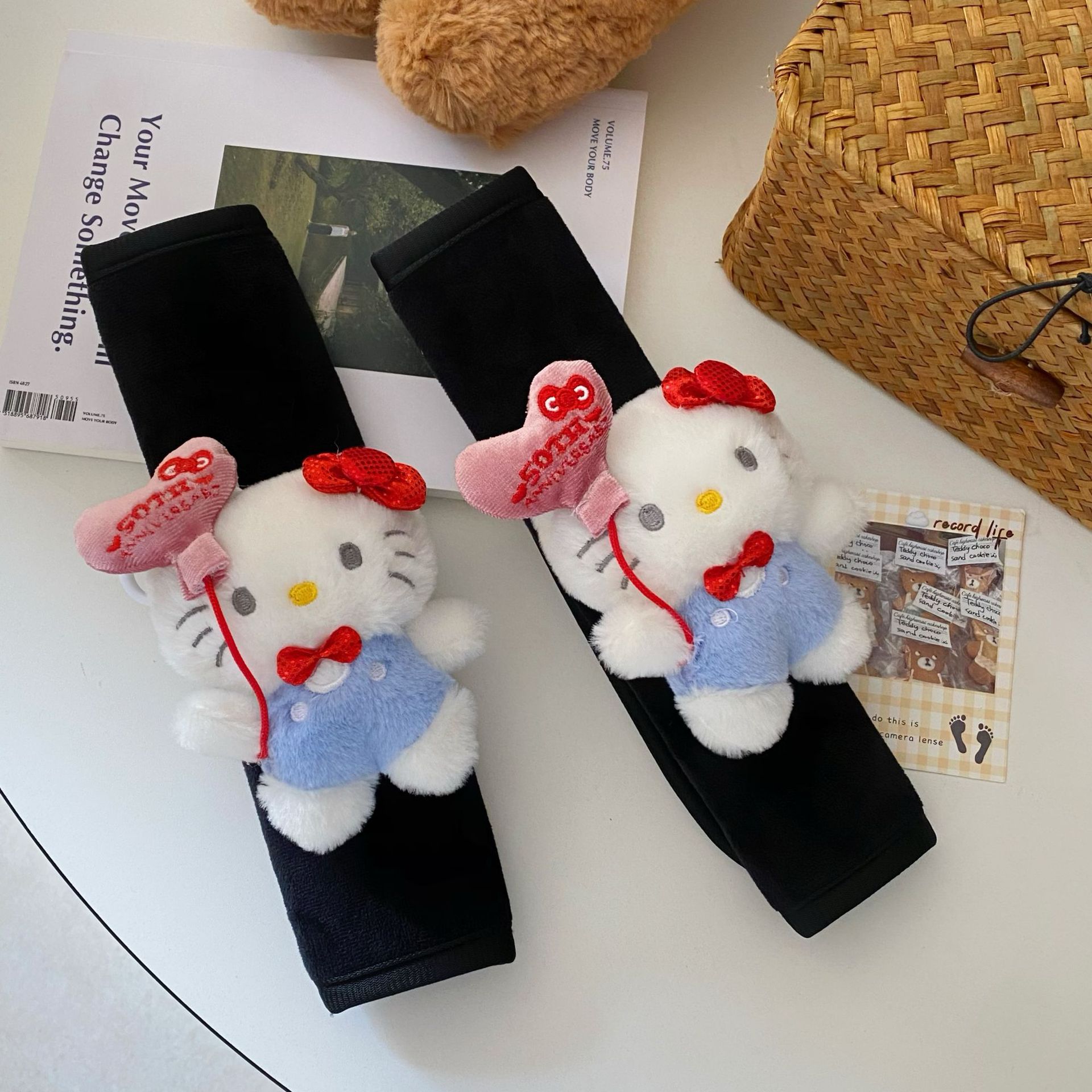 Heart-shaped balloon cat car seat belt shoulder guard, cute and creative girl car interior decoration, anti-strangling neck cover Application Scenario