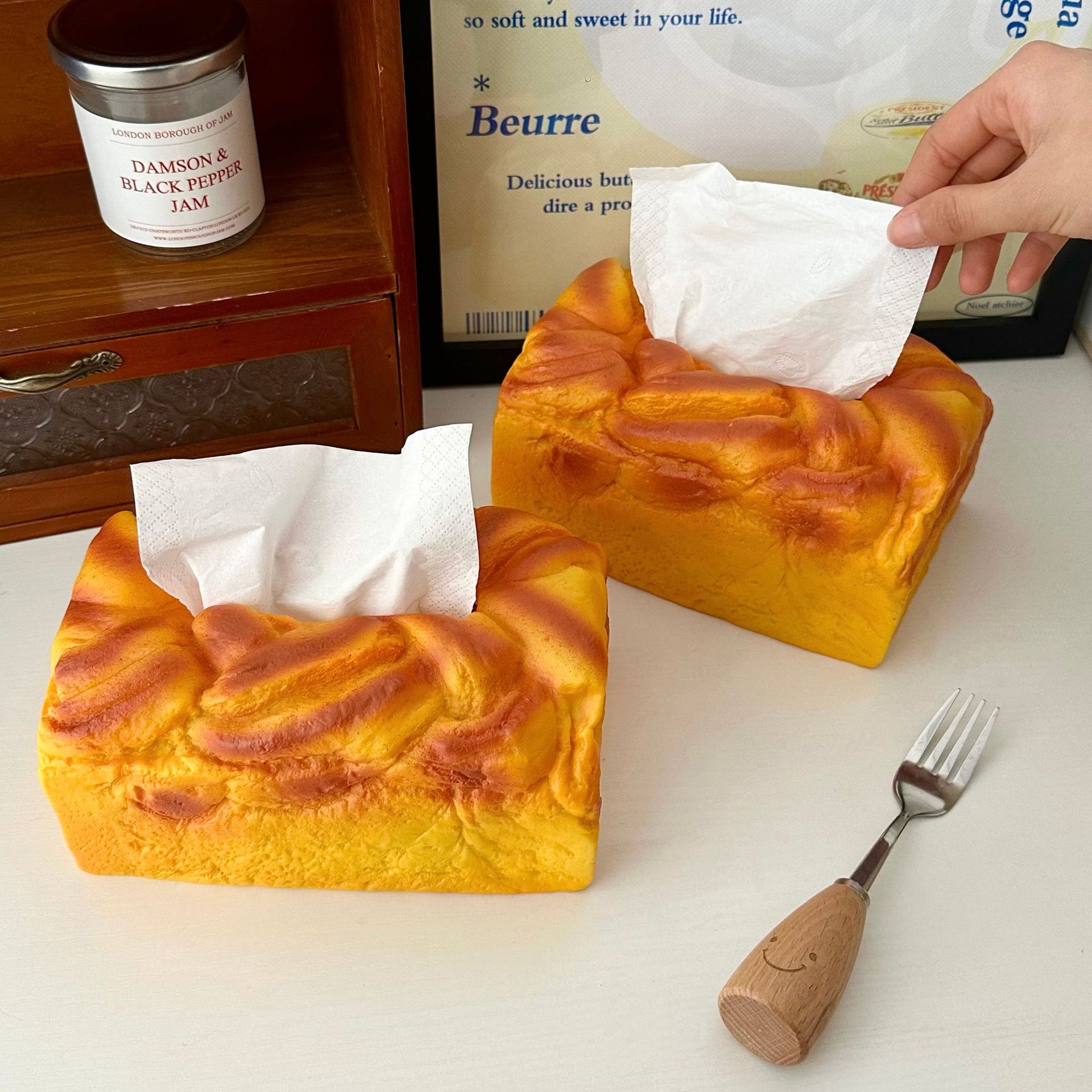 Cute and creative toast tissue box, ins high appearance level, light luxury decoration for bathroom and living room, home storage tissue box details Picture