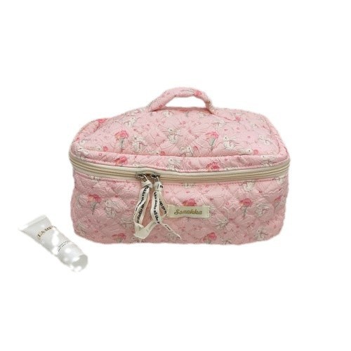 4831 Cute Cartoon Makeup Bag, a new large-capacity portable travel toiletries and skincare storage bag for women Item Picture