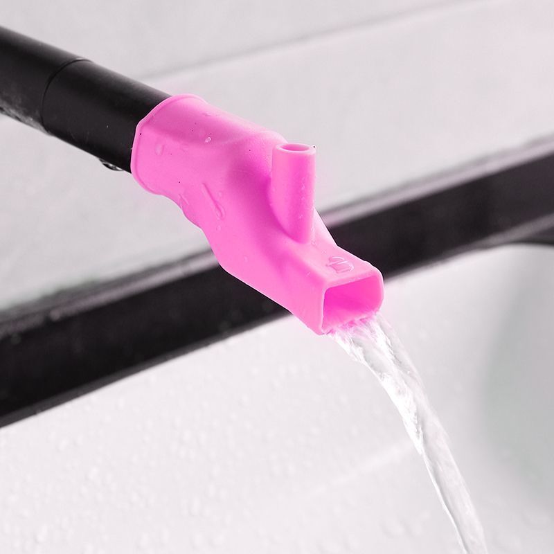 Silicone faucet extender, splash-proof faucet, universal, all-purpose children's hose connector, washbasin Application Scenario