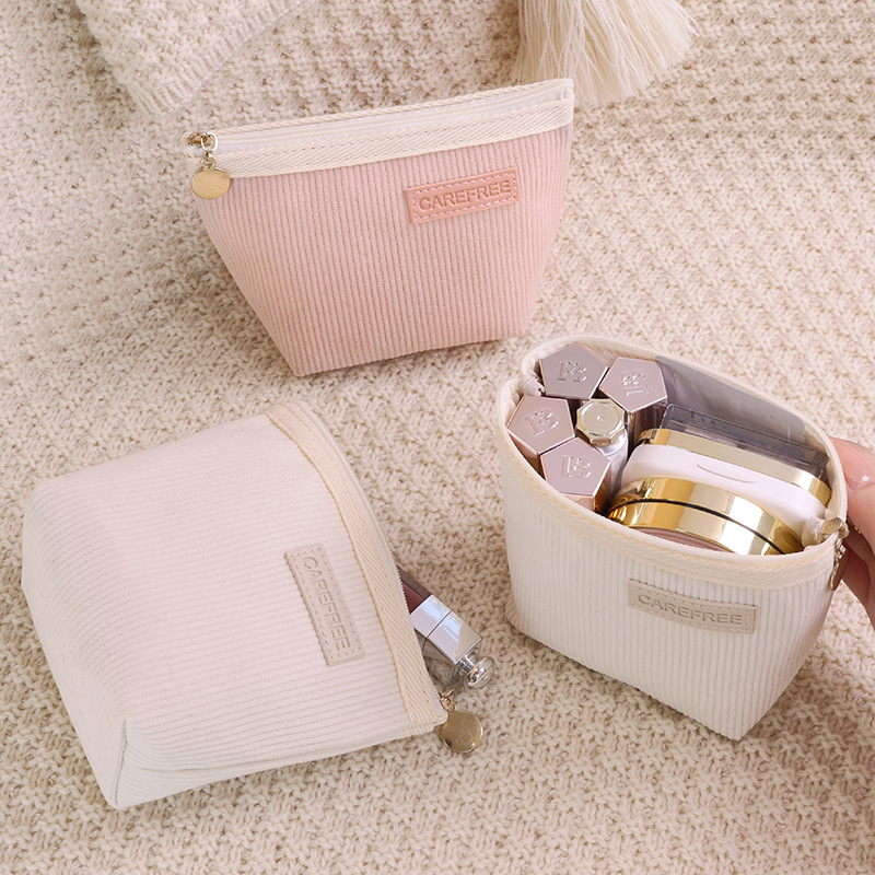 New plush warm portable touch-up bag, lipstick powder compact, sanitary napkin storage bag, mini size clutch, makeup bag Application Scenario