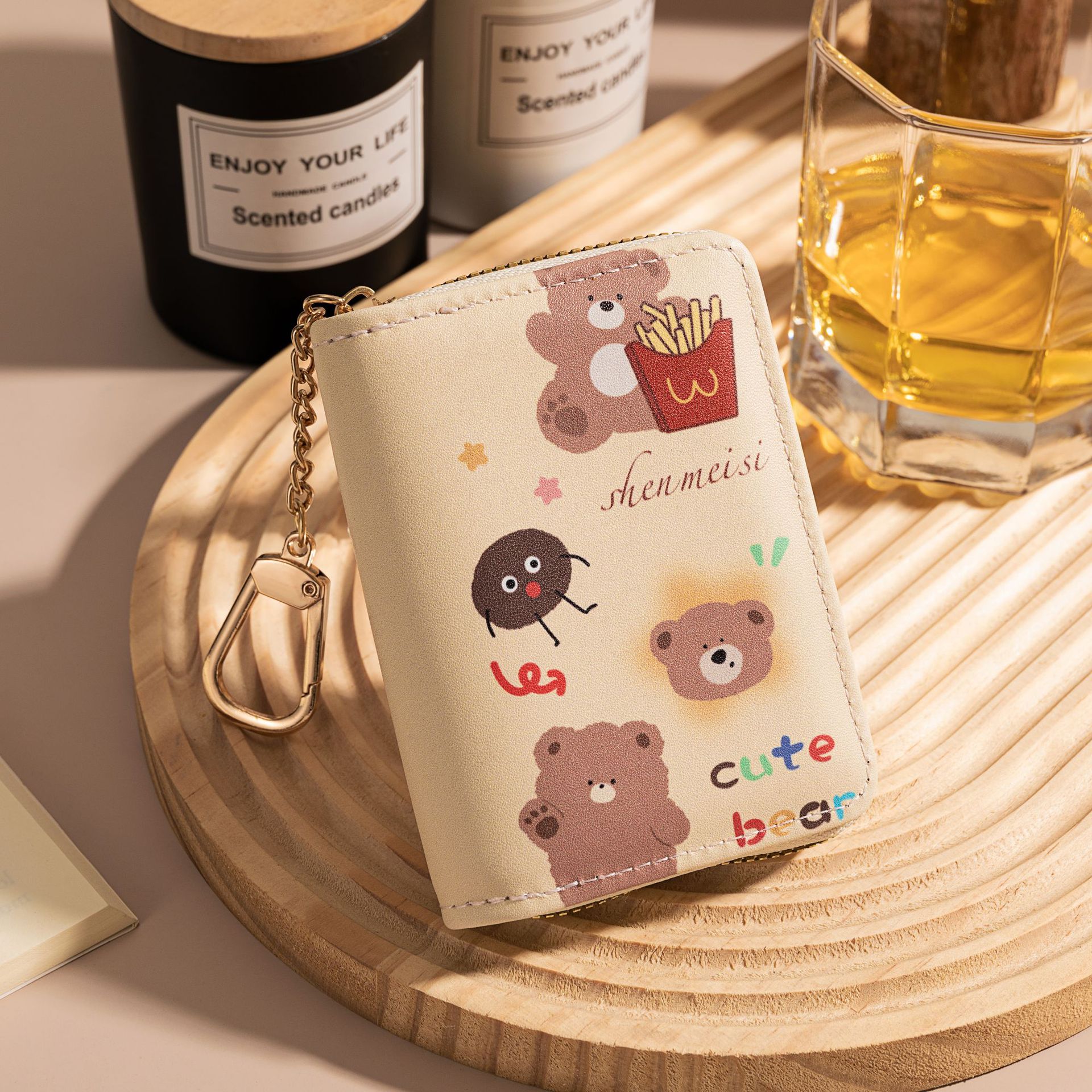 The new cute and sweet cartoon bear "Wandering Buckle" coin purse features a multi-slot card holder for storing bank cards details Picture