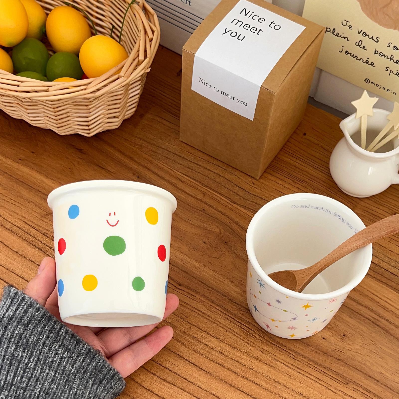 Polka dot smiling face holding a cup, cute Instagram high appearance level ceramic coffee cup, breakfast milk cup, office home cup Specification drawing