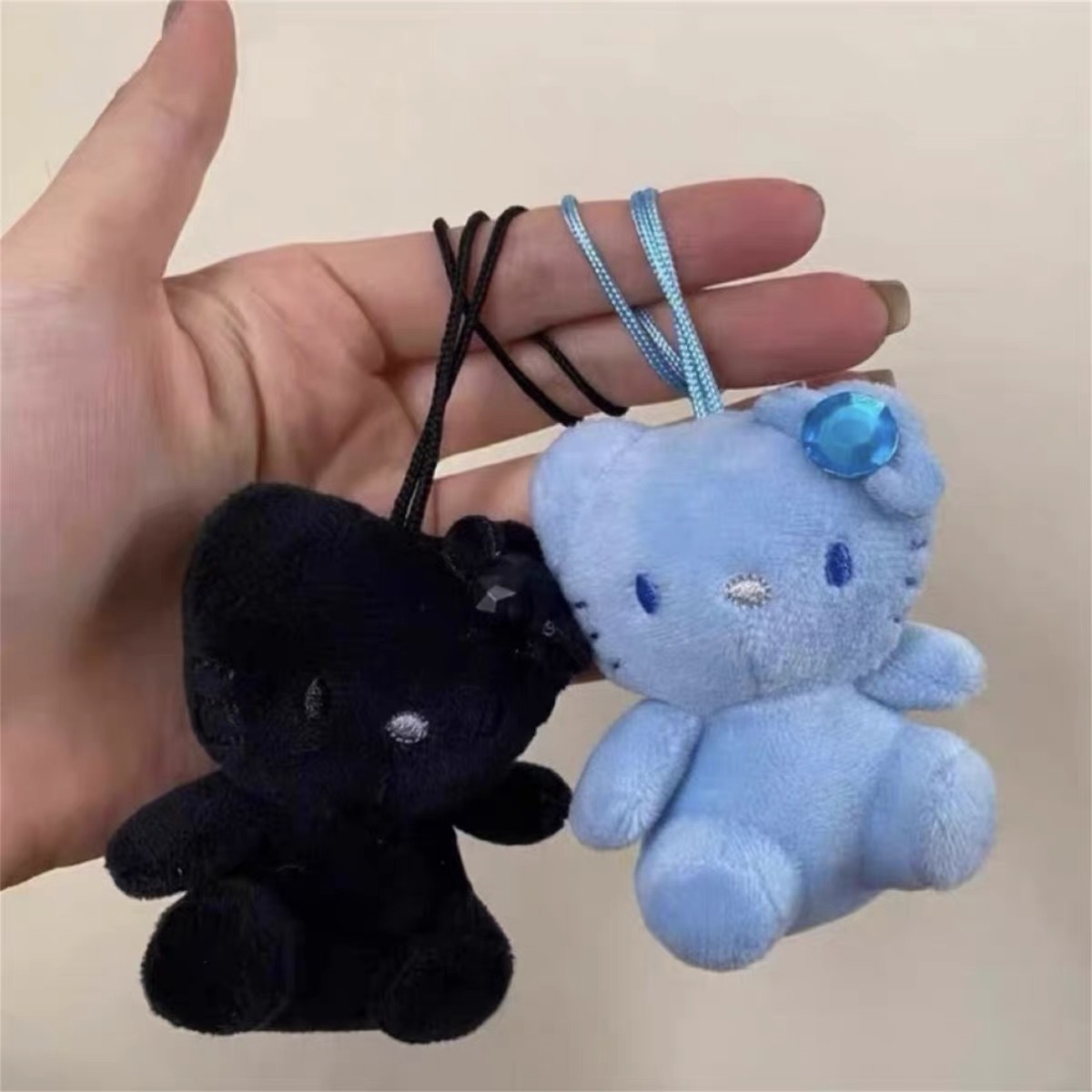 Retro diamond-encruffled cat plush keychain 2024 new style schoolbag plush doll blue leather figurine cute bag pendant full figure