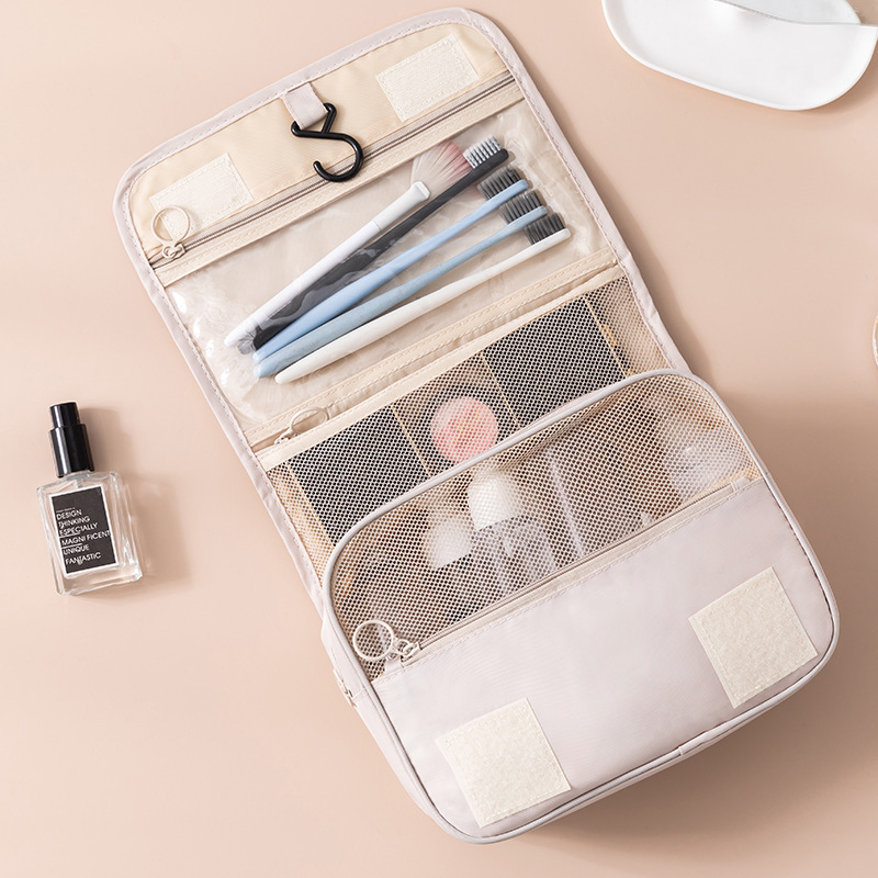 A portable large-capacity toiletry bag for business trips and travels, a dry and wet separated folding storage bag for skin care products and makeup Application Scenario