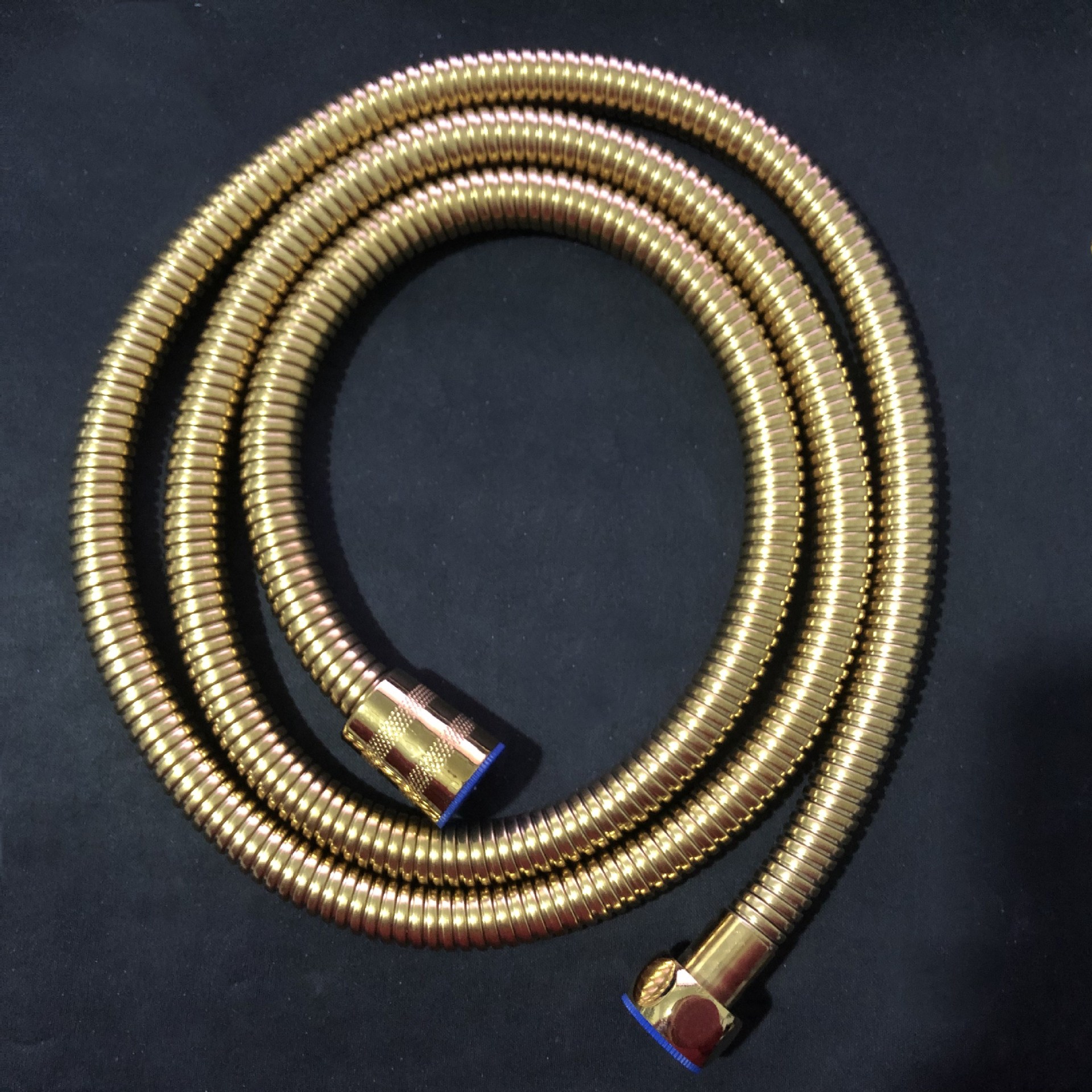 Golden stainless steel shower hose, showerhead, bathroom nozzle, shower pipe, double-buckle encrypted pipe, explosion-proof pipe, bathroom accessories Specification drawing