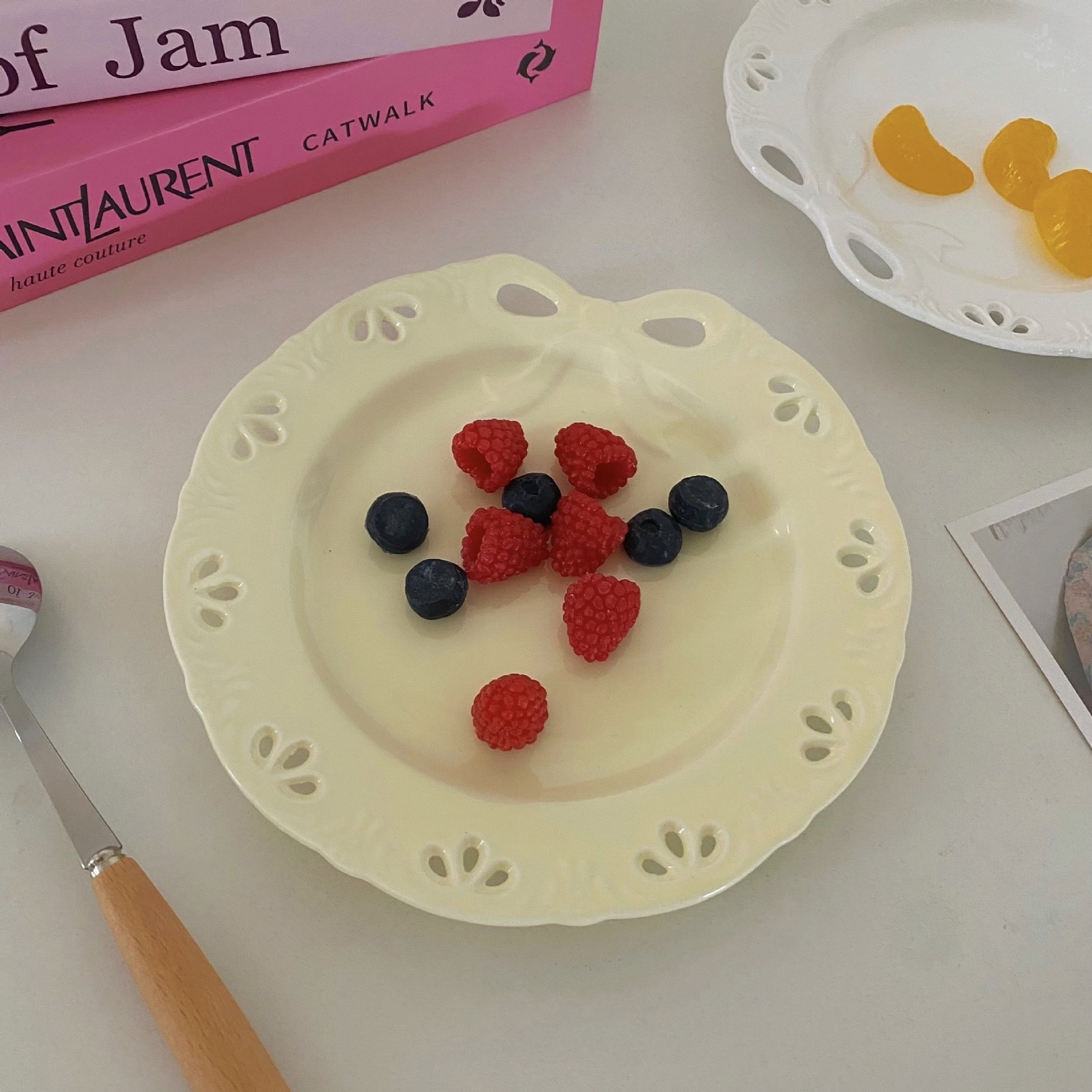 ins French bow plate, high-level appearance, dessert plate, cake, Western plate, fruit salad, steak plate, home flat plate details Picture