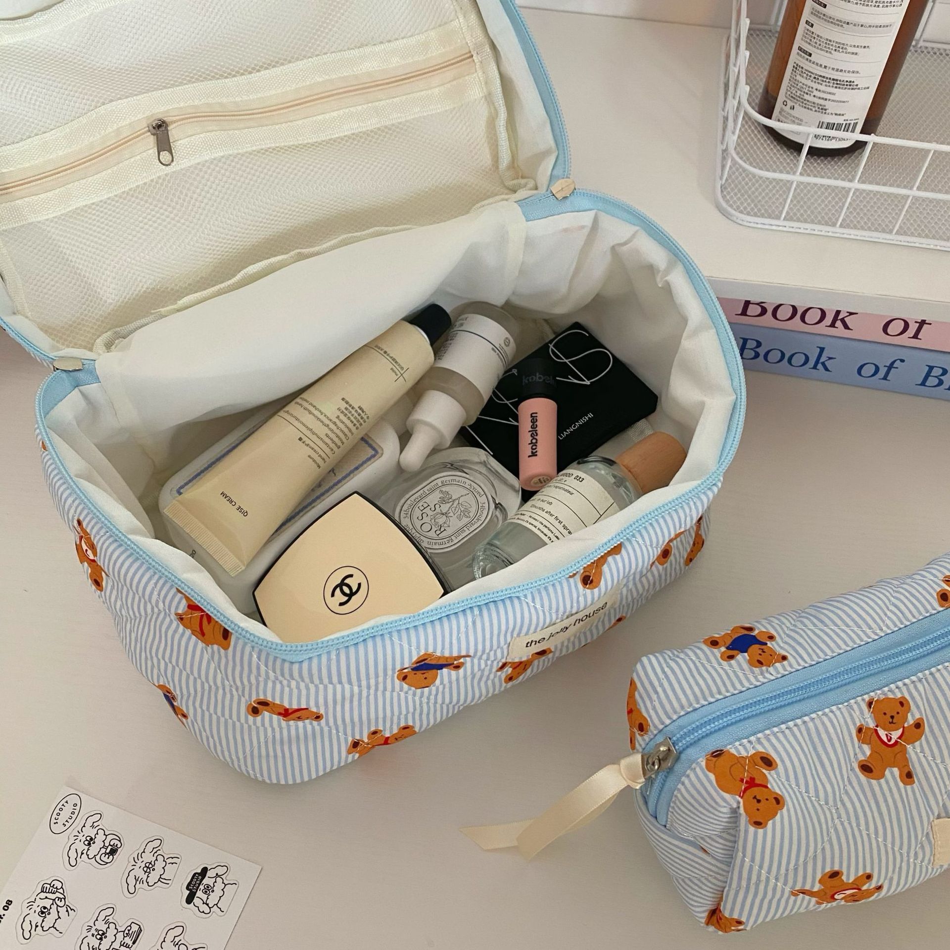 Cross-border blue striped bear makeup bag, large-capacity, high-end portable cosmetics storage bag, storage bag Application Scenario