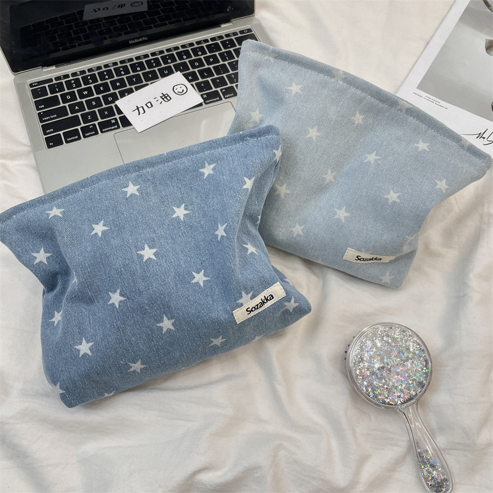 410125 Denim bow makeup bag, lotion and skin care products, large capacity zipper storage bag, shopping clutch Application Scenario