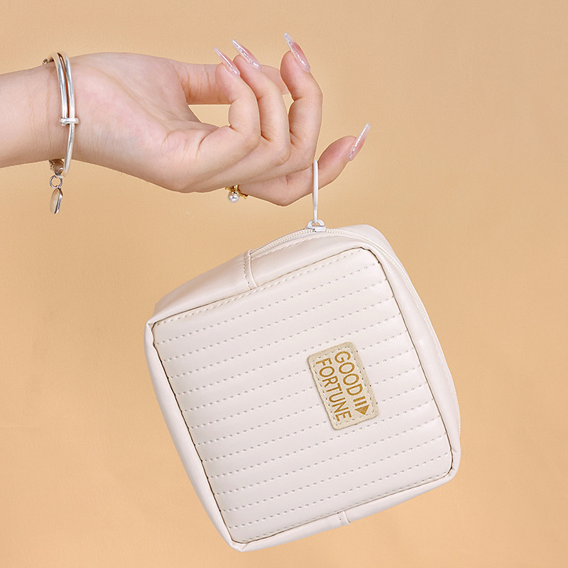Sanitary napkin storage bag, sanitary napkin bag, PU waterproof portable sanitary napkin pad storage bag, portable handbag details Picture