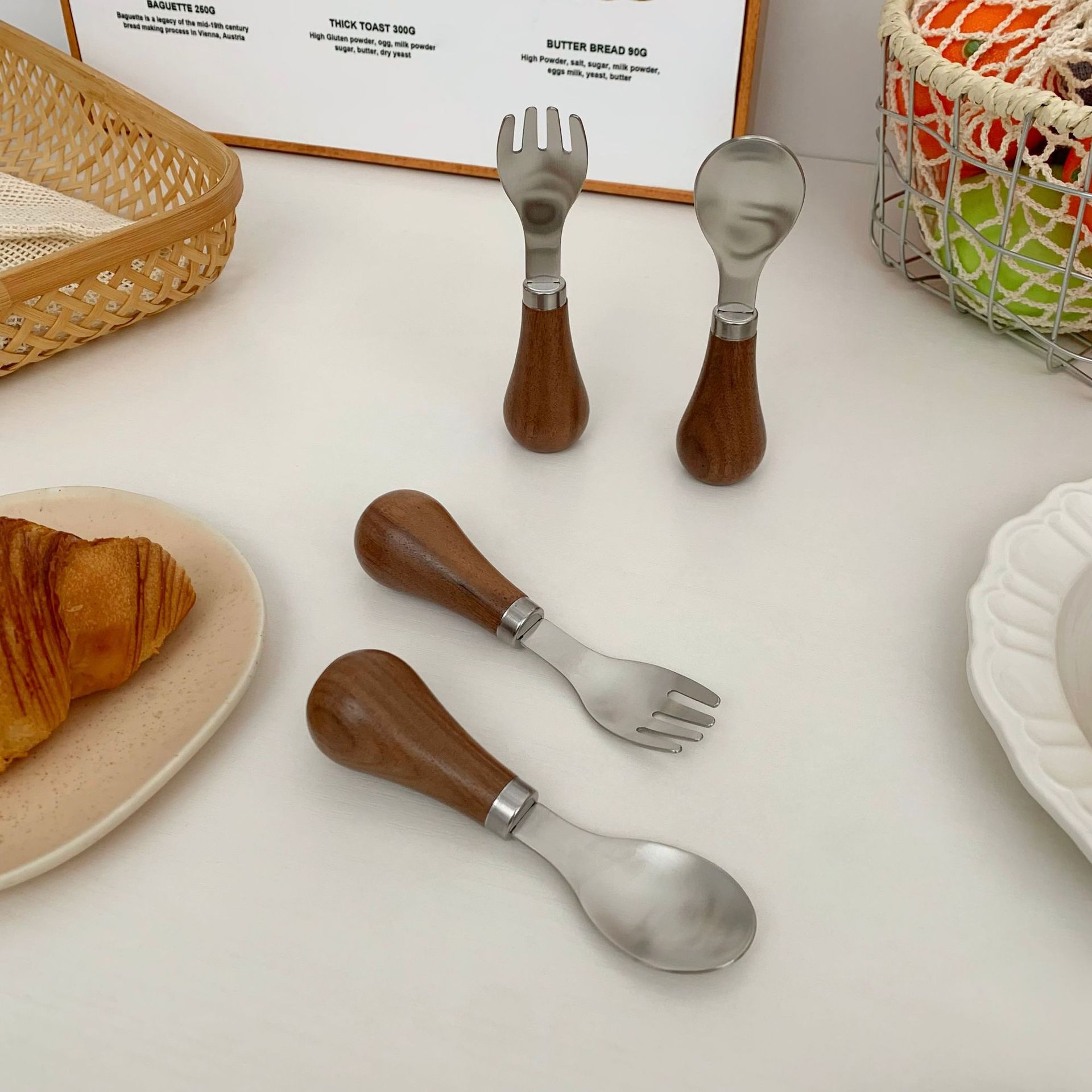 Solid wood walnut 316 matte stainless steel fork and spoon, standing, foodie, cute household tableware, dessert spoon details Picture