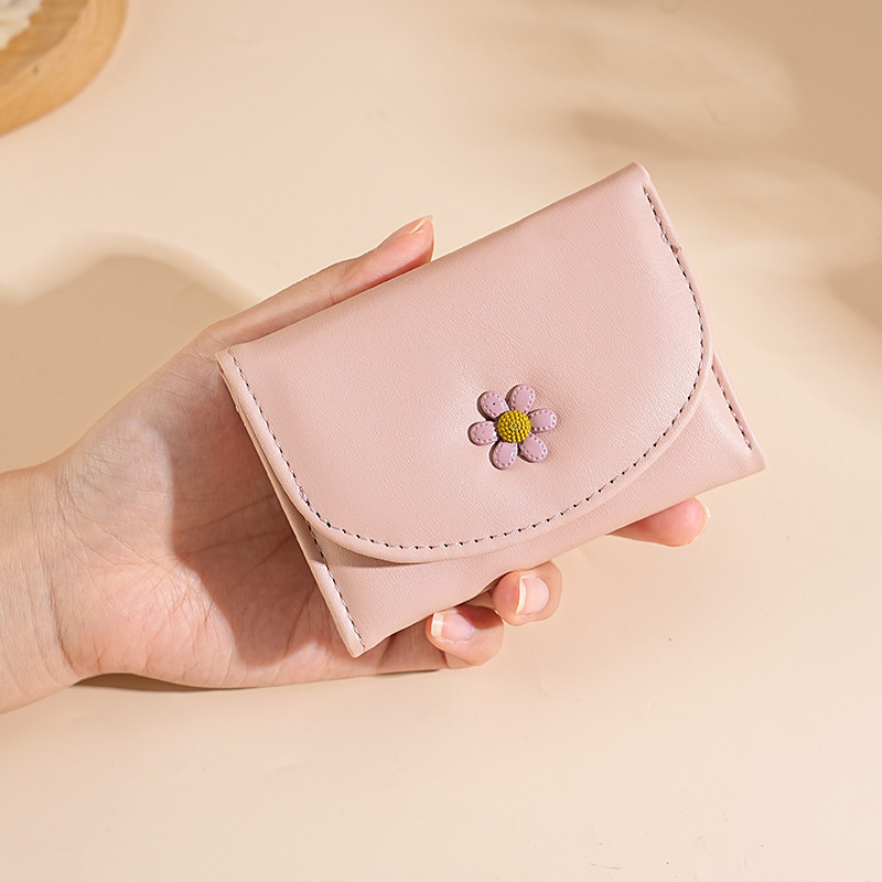 The new women's wallet is in a solid color, sweet and cute. It has multiple compartments and a large capacity. The coin purse is 30% off with a pickup clip details Picture