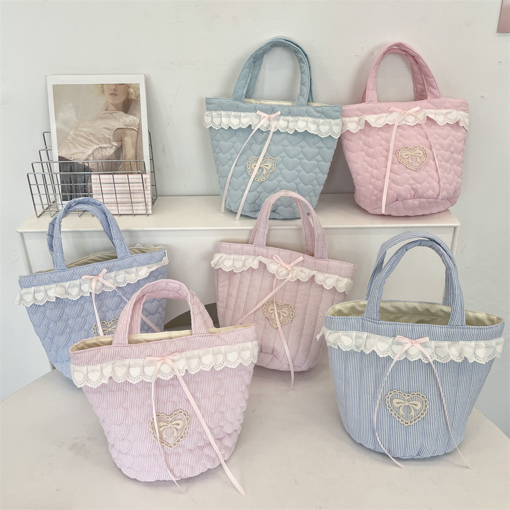 54101 Cute Girl's new hand-held bag, lace lace heart-shaped hand-held bucket bag, large capacity bento bag full figure