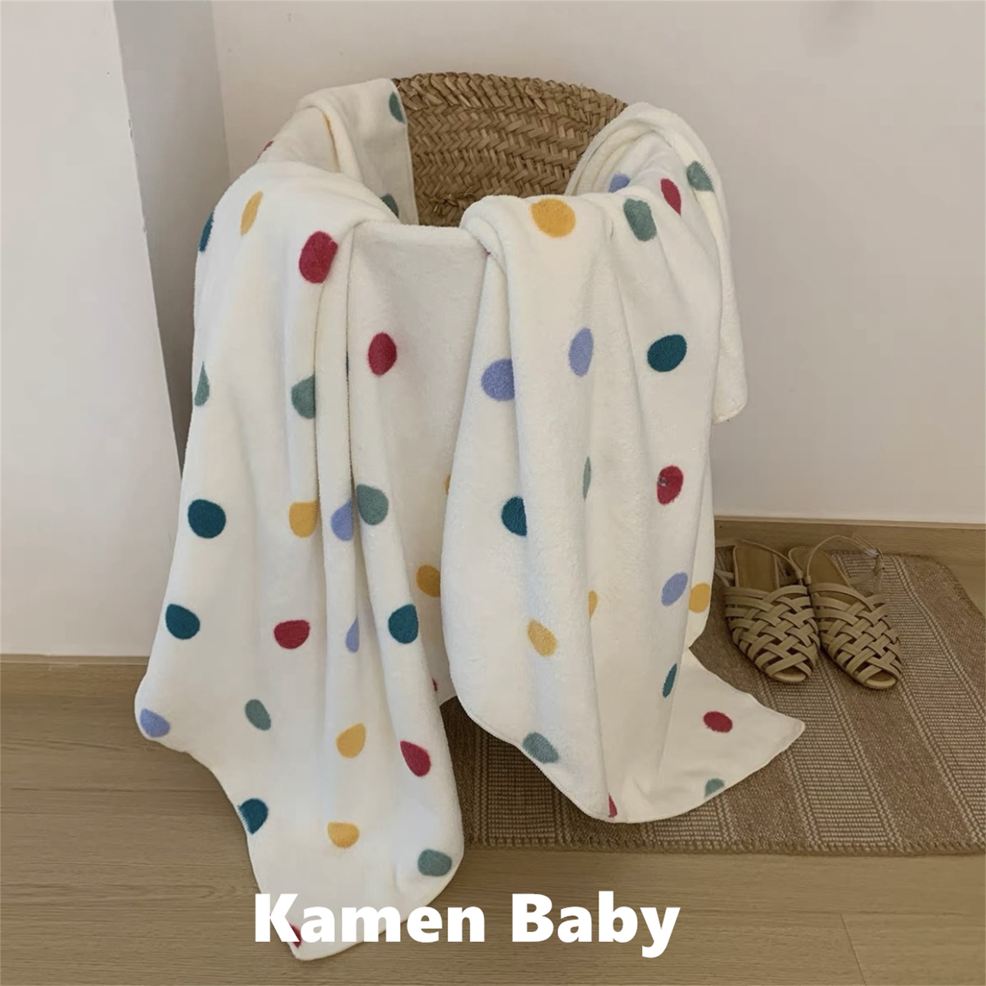 Fresh and colorful polka dot bath towel, coral fleece wrap towel, home soft, skin-friendly, absorbent and quick-drying adult bath towel full figure