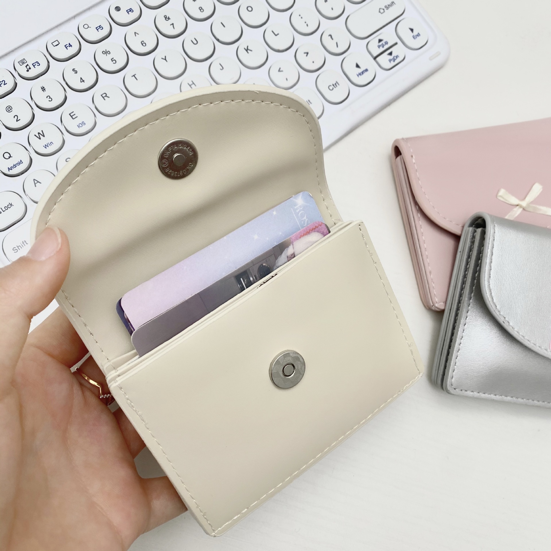 Cross-border Korean version simple coin purse, large-capacity portable, girls' bow card holder, mini hand-held loose change card case Specification drawing