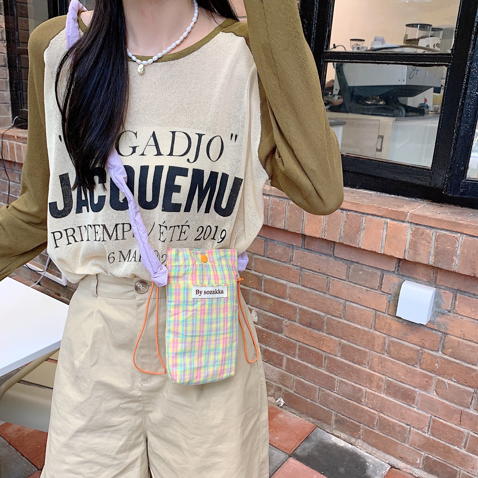26225 Korean version small checkered mobile phone crossbody bag, mini crossbody bag, single-shoulder bag, women's mobile phone bag Application Scenario