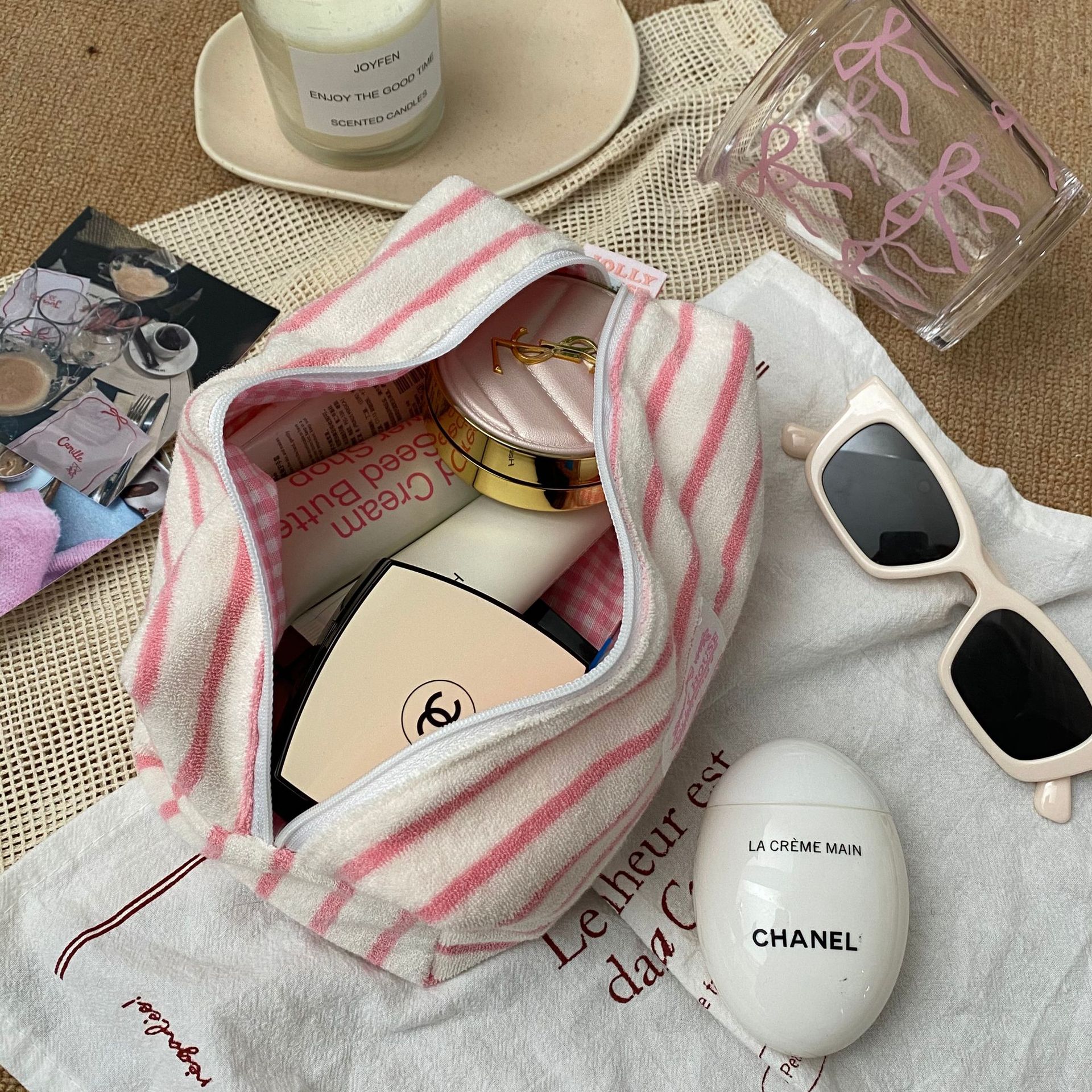 ins Korean-style towel material makeup bag, portable small tofu bag for women, cosmetics storage bag, portable toiletry bag Application Scenario
