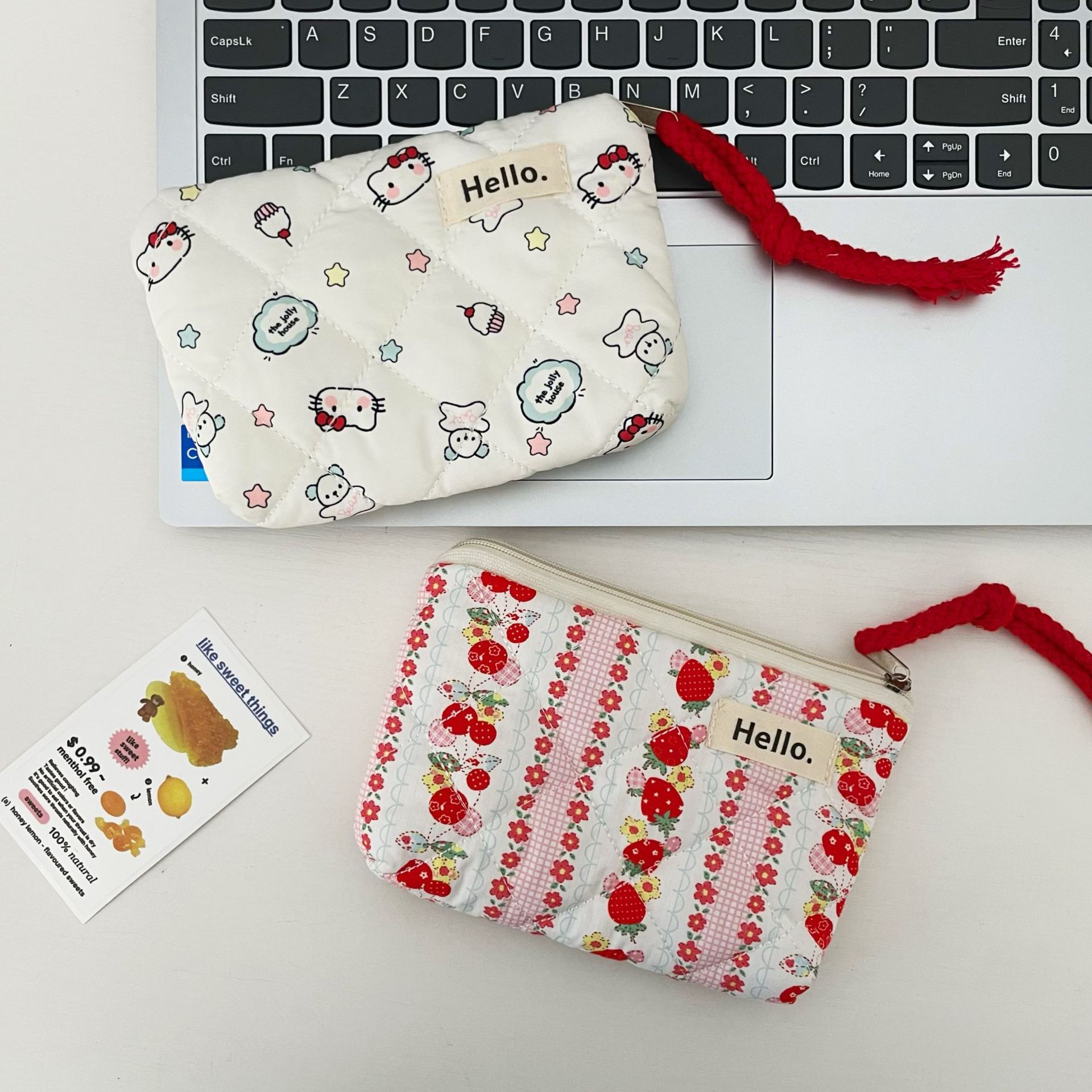 Cute quilted cotton-padded coin purse for women 2025 new mini portable travel port red envelope and miscellaneous storage bag card case Application Scenario