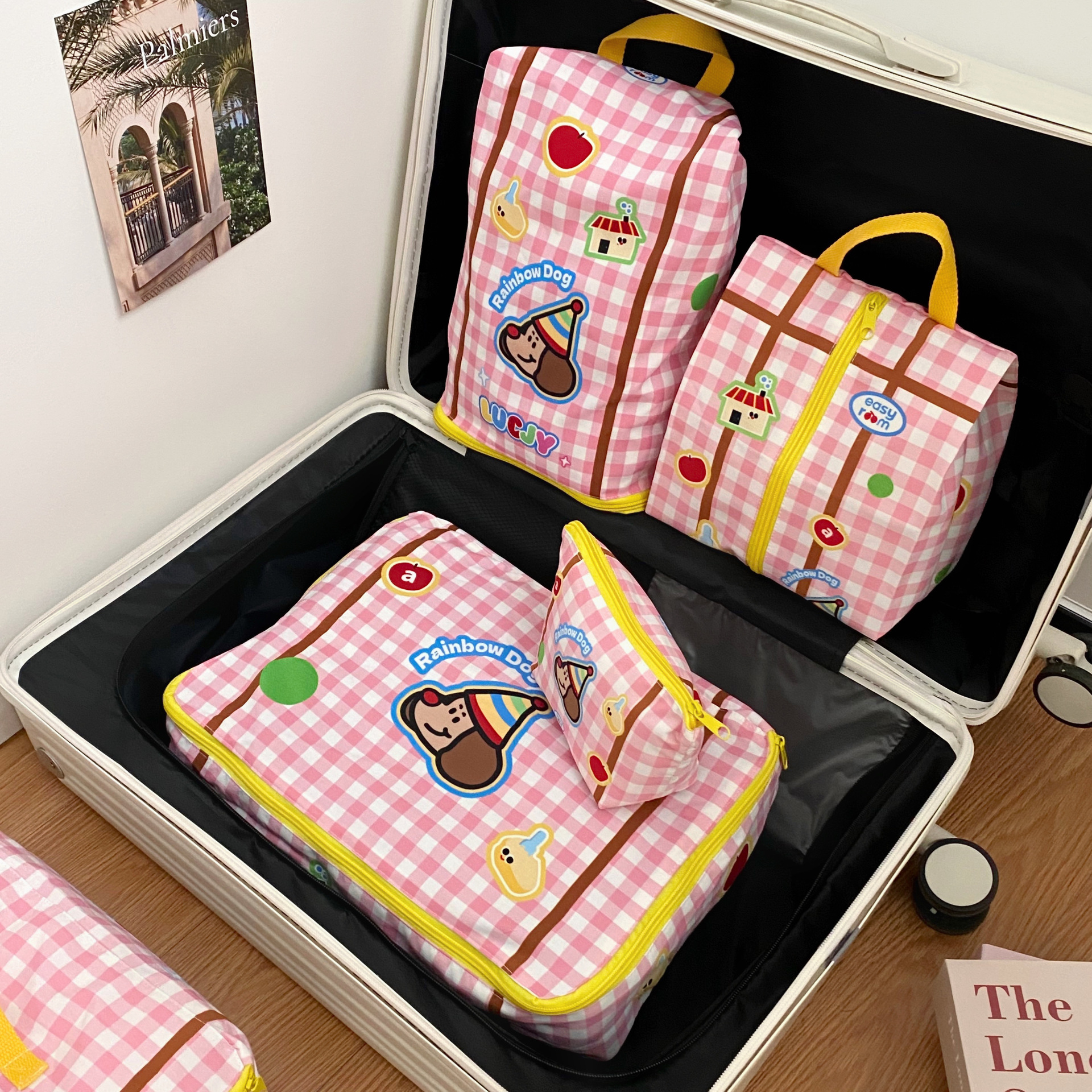 Cute and portable travel storage bags, travel clothes, underwear and shoes sorting bags, waterproof luggage bags and clothing sorting bags Application Scenario