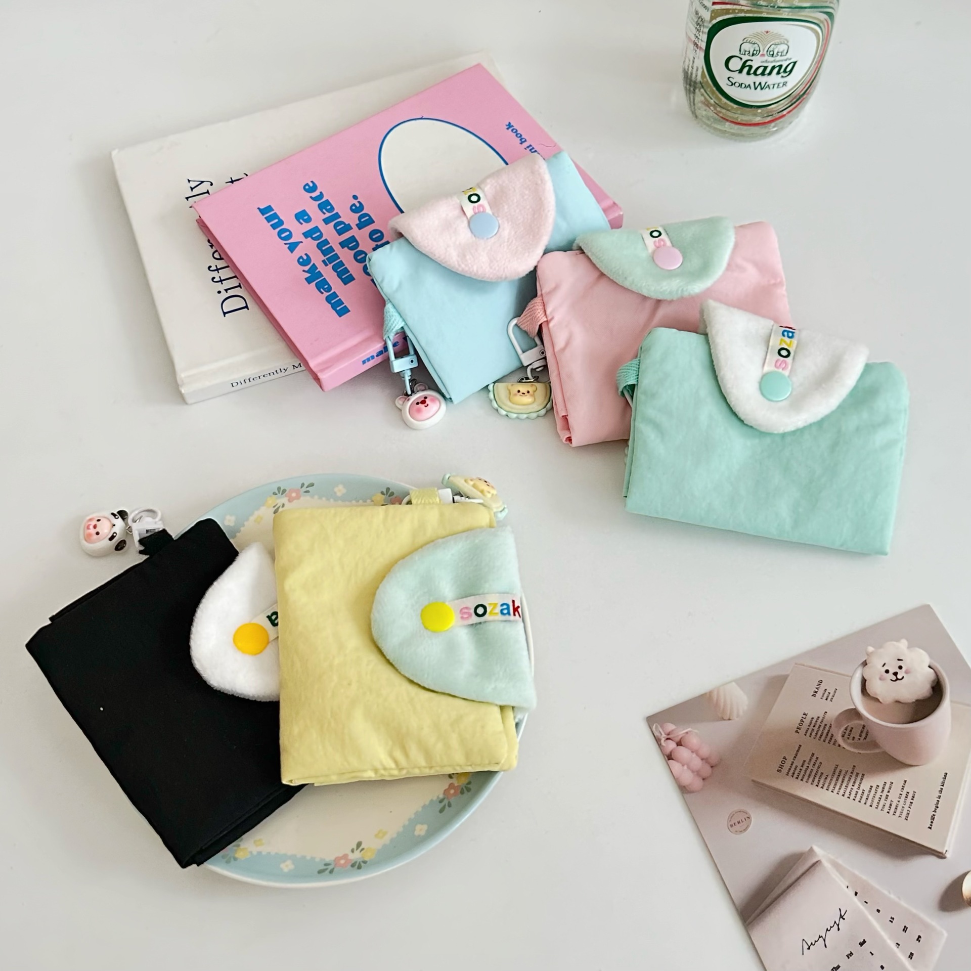 Macaron color-blocking coin purse, warm-toned women's fabric retro storage, coin, ID card, multi-layer card case, headphone case full figure