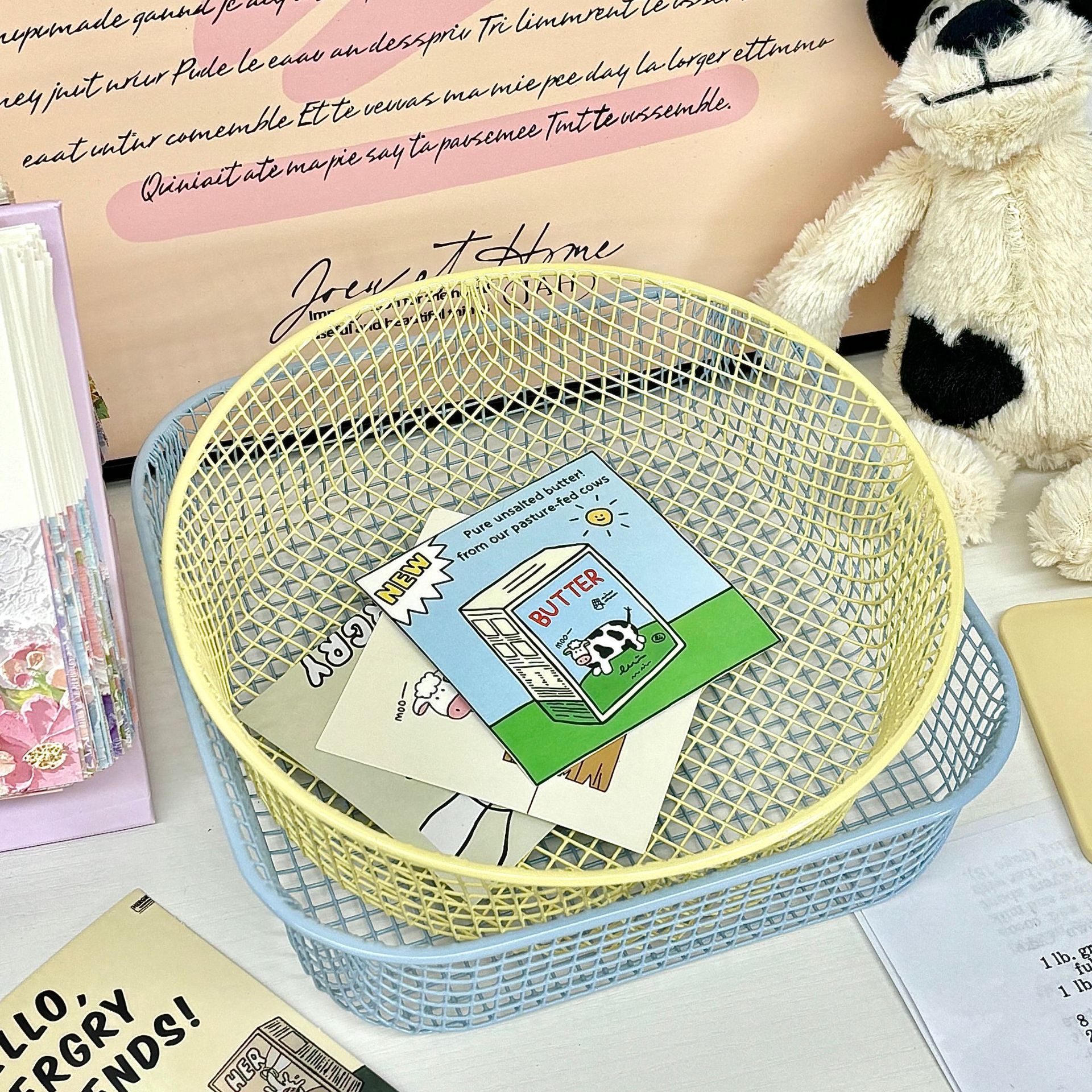 Ins-style desk miscellaneous storage basket, student small items, office stationery storage box, desktop ironwork organization and storage full figure