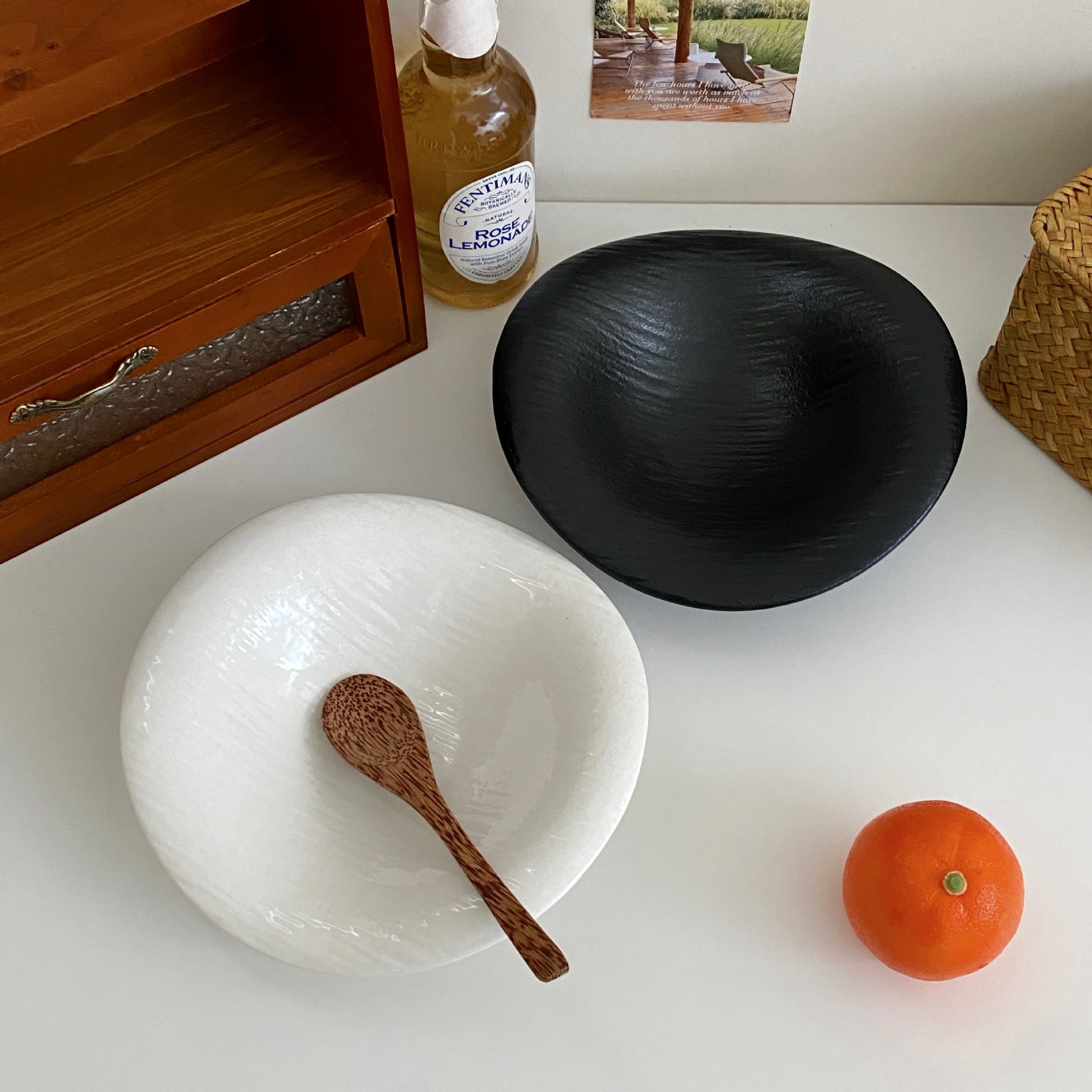 ins cloud plate, ceramic plate, rock pattern, simple style, high-end feel, irregular irregular salad plate, fruit yogurt plate Specification drawing
