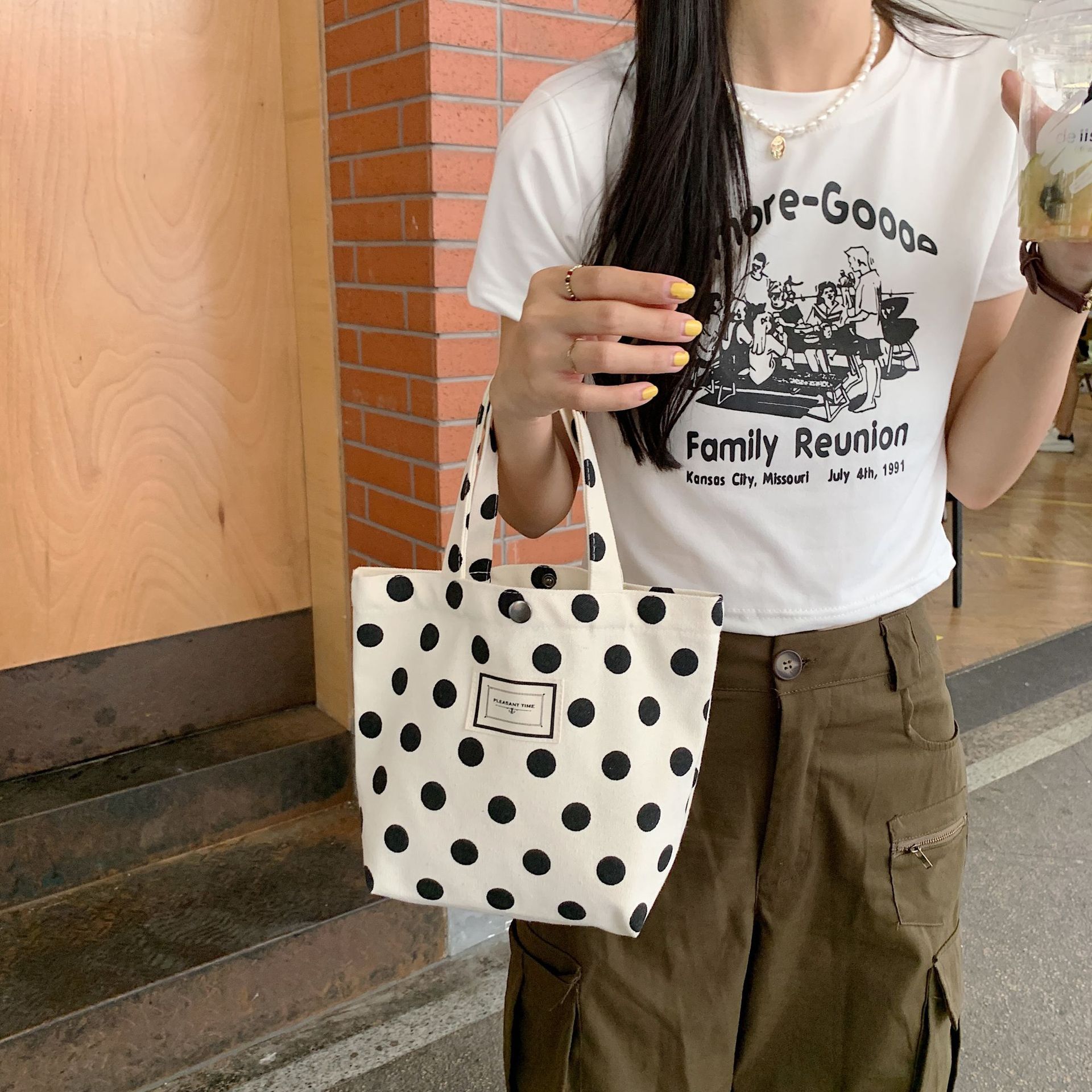 【】26223 Polka dot single-shoulder handbag, hand-held canvas bag, women's mobile phone bento bag, large-capacity storage trend details Picture
