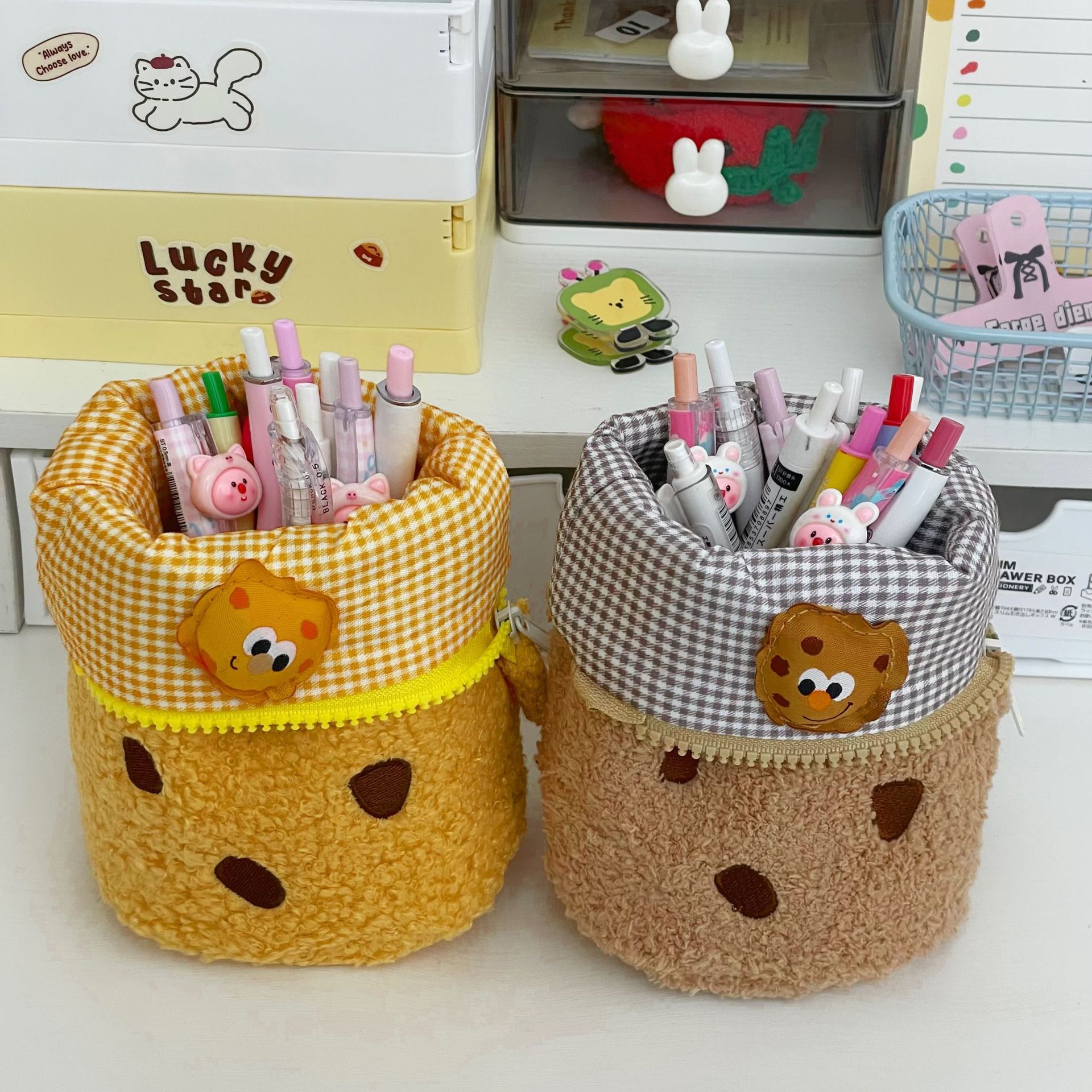 Cookie creative pen holder ins High appearance level student vertical flip foldable pen case large capacity desktop storage bag Application Scenario