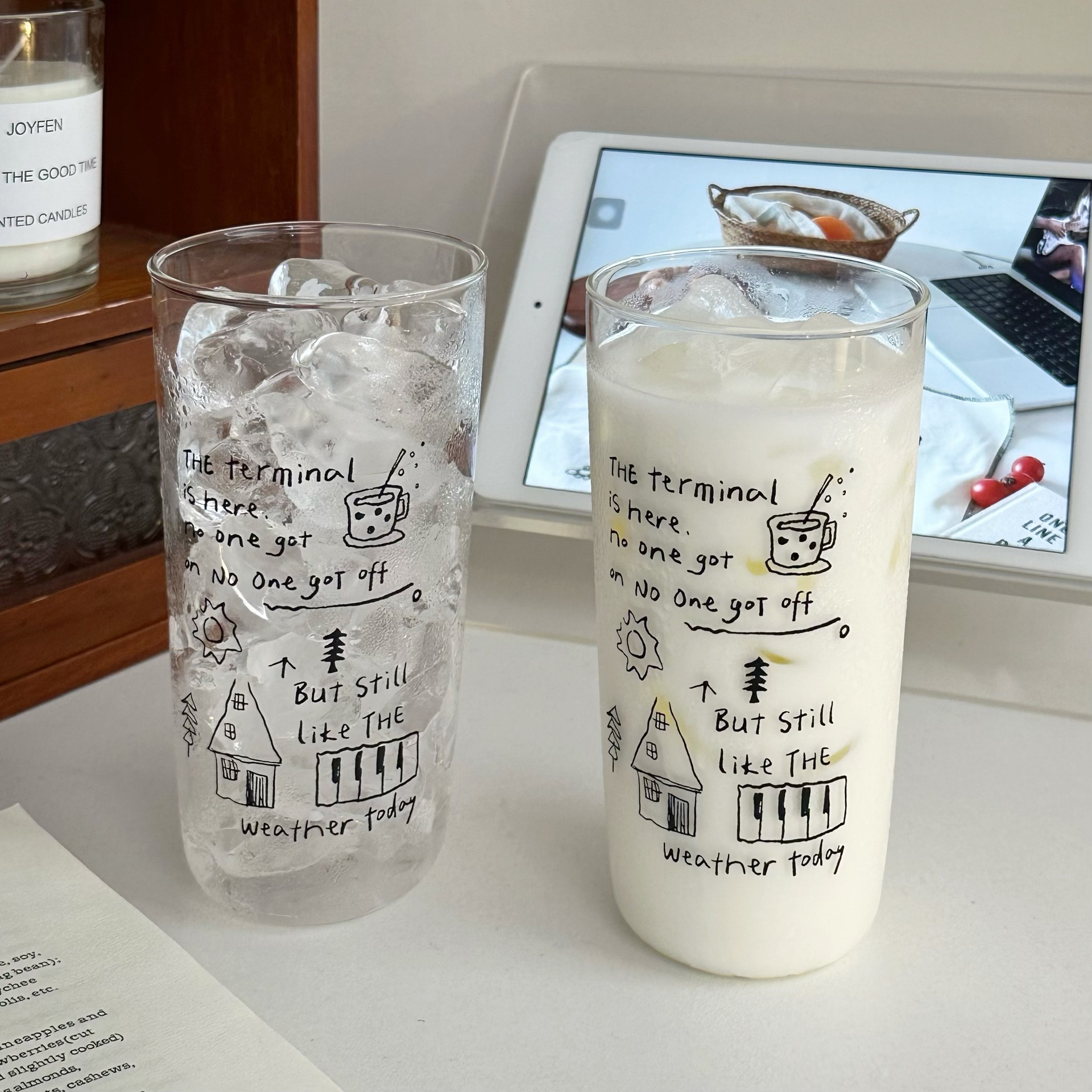 Retro-style simple line graffiti high borosilicate glass cup, high-temperature resistant large-capacity office coffee cup, breakfast cup details Picture