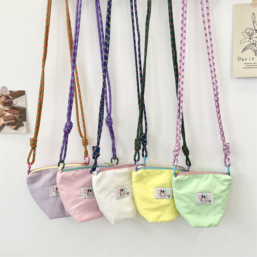 53305 Niche Design Mobile phone Bag 2025 Spring New Casual and Fashionable Women's solid color single-shoulder crossbody bag details Picture