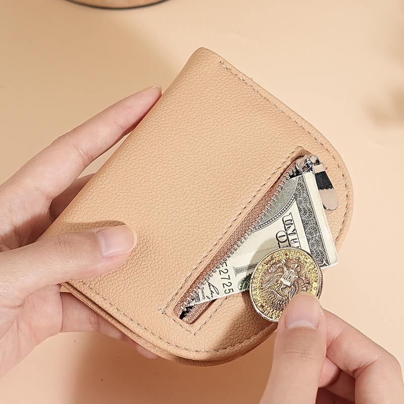2024 Semi-circular mini Girls' INS solid color Versatile coin purse lock LP Simple and fashionable wallet for ladies and students Application Scenario