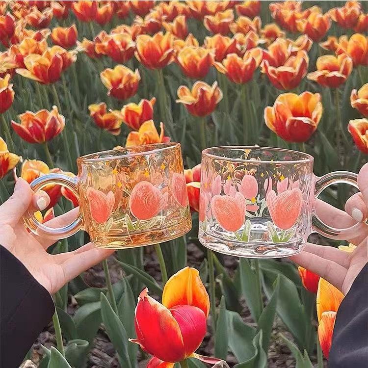Ins-style tulip glass cup, girlish home water cup with handle, cold drink cup, breakfast coffee cup, juice cup full figure