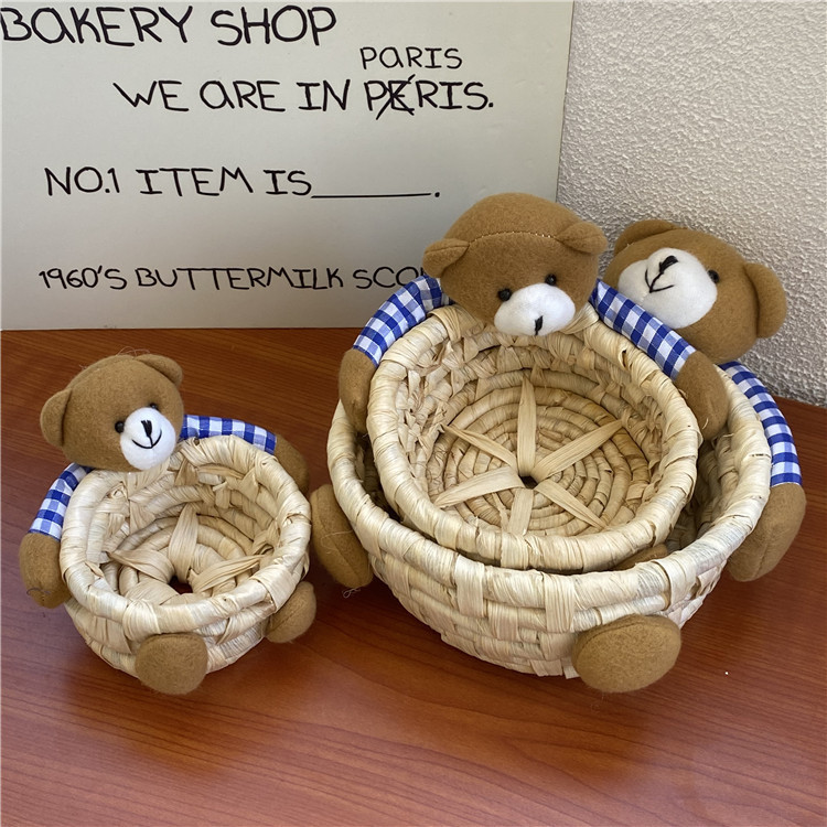Ins-style bear hug storage basket, handcrafted straw woven student desk office straw woven miscellaneous items lipstick storage basket Item Picture