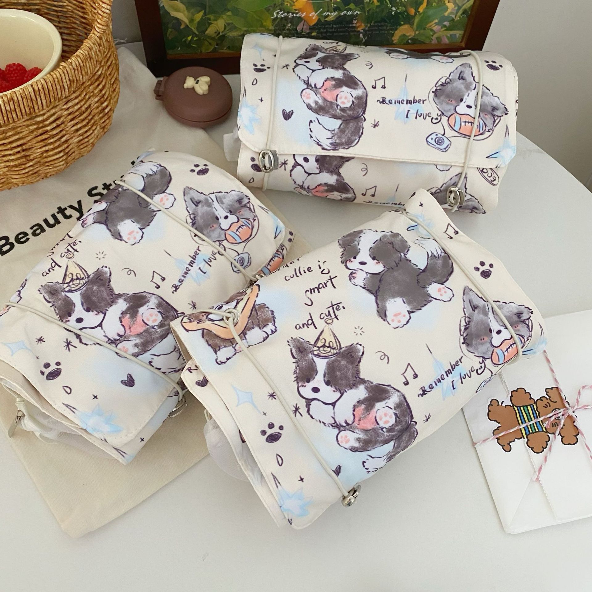 Cartoon music Border Collie dog makeup bag, portable four-in-one detachable travel toiletry bag for women, large-capacity storage bag Application Scenario