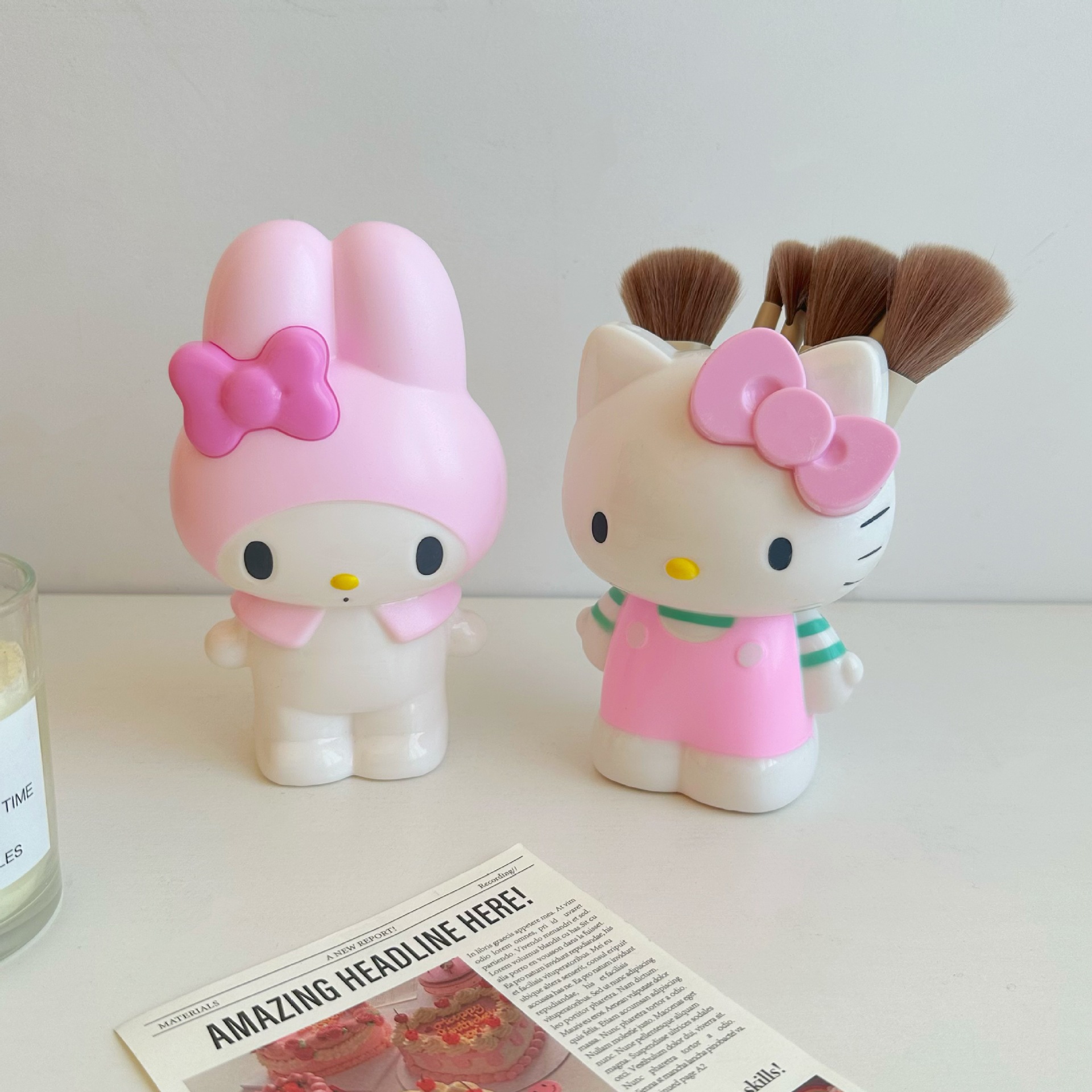 Cartoon makeup brush storage holder, high appearance level, cute cat pen holder, student desktop storage small ornaments, decorative gifts full figure