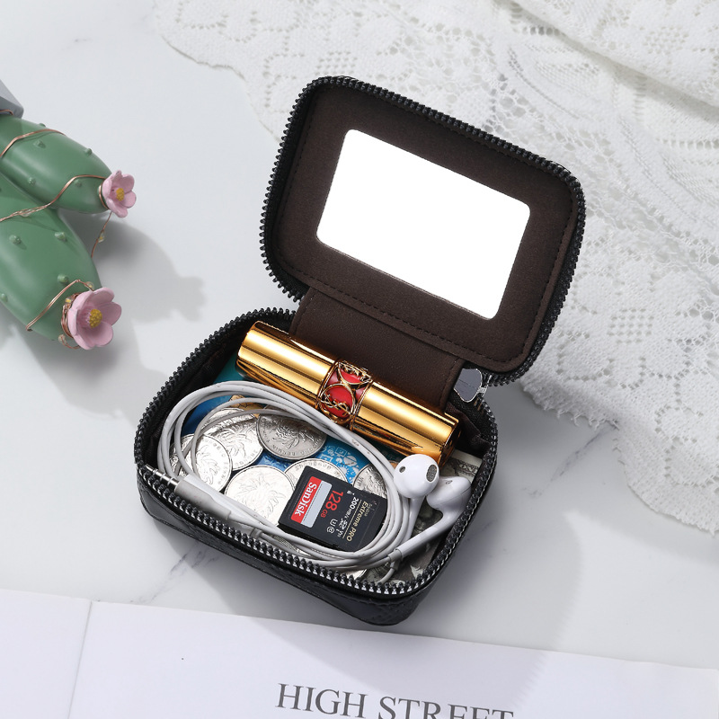 A small mini makeup bag made of pu leather with a red envelope, a fashionable three-in-one lipstick with a mirror Specification drawing