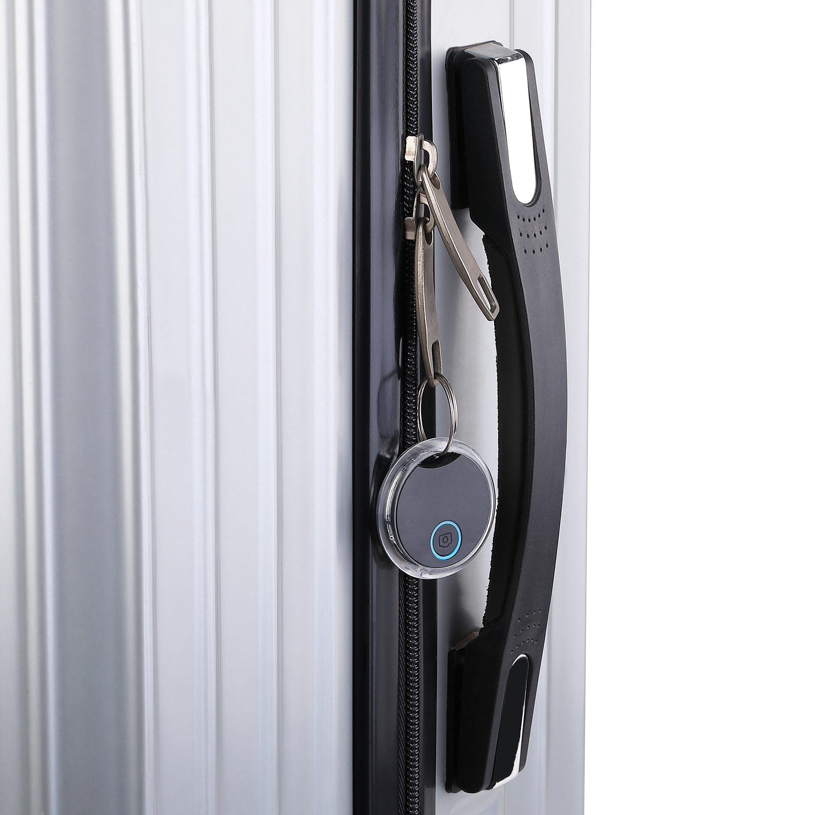 S8 Crystal Circular Smart anti-Loss Finder, New key wallet Bidirectional Search, Tracking and positioning Air Tag Application Scenario