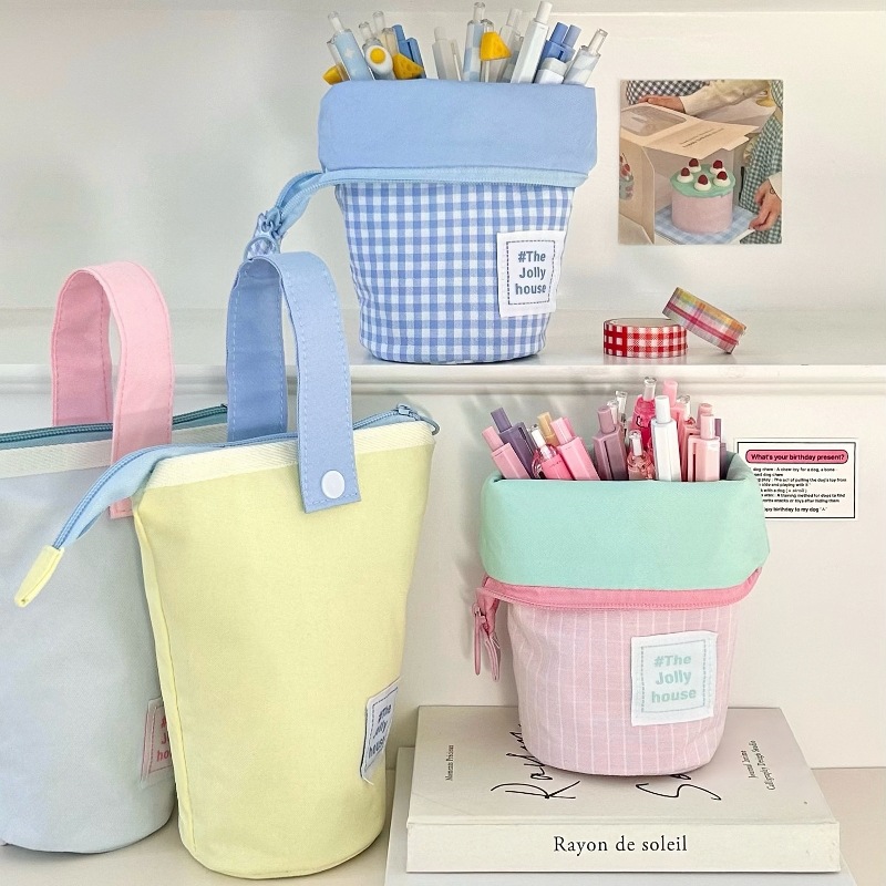 High-appearance-level pen holder and pen case, Japanese-style ins for boys and girls, high school students, large-capacity pencil case, standing stationery bag Application Scenario