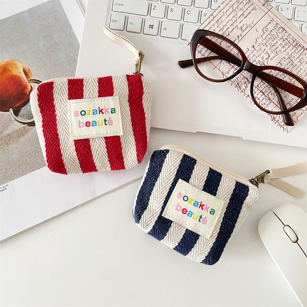311202 Vertical stripe color-blocking makeup bag, lipstick cushion storage bag, Portable mini lipstick bag, small coin purse Specification drawing