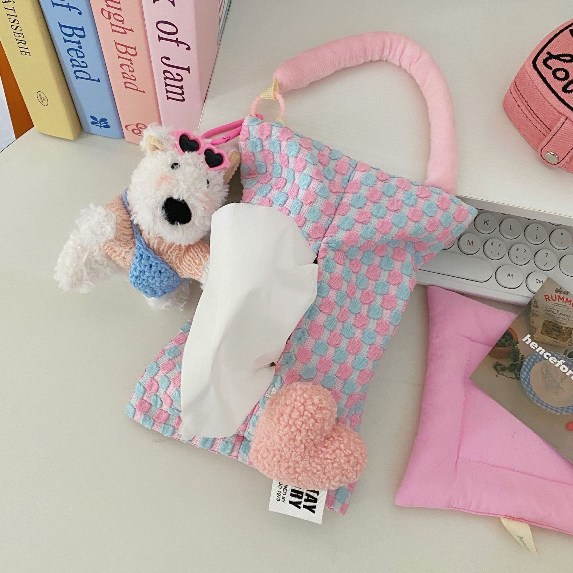 Cute Xigao Di fabric car tissue box hanging creative car tissue box, car seat tissue bag hanging bag Application Scenario