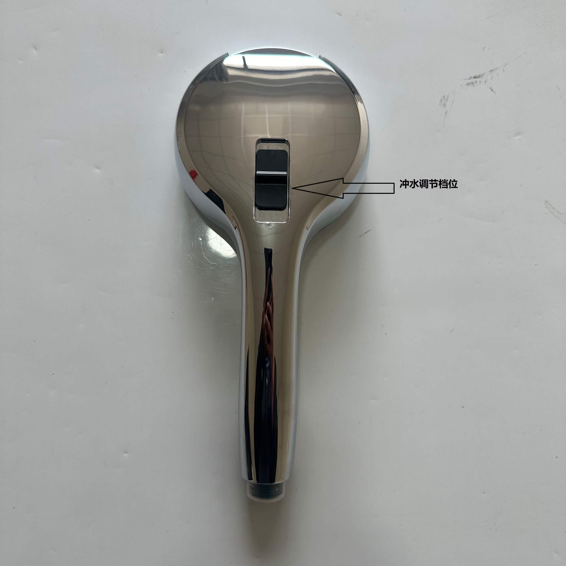 Fully electroplated 9-function hand-held showerhead with a spray gun at the back. High-quality hand-held showerhead from Cixi details Picture