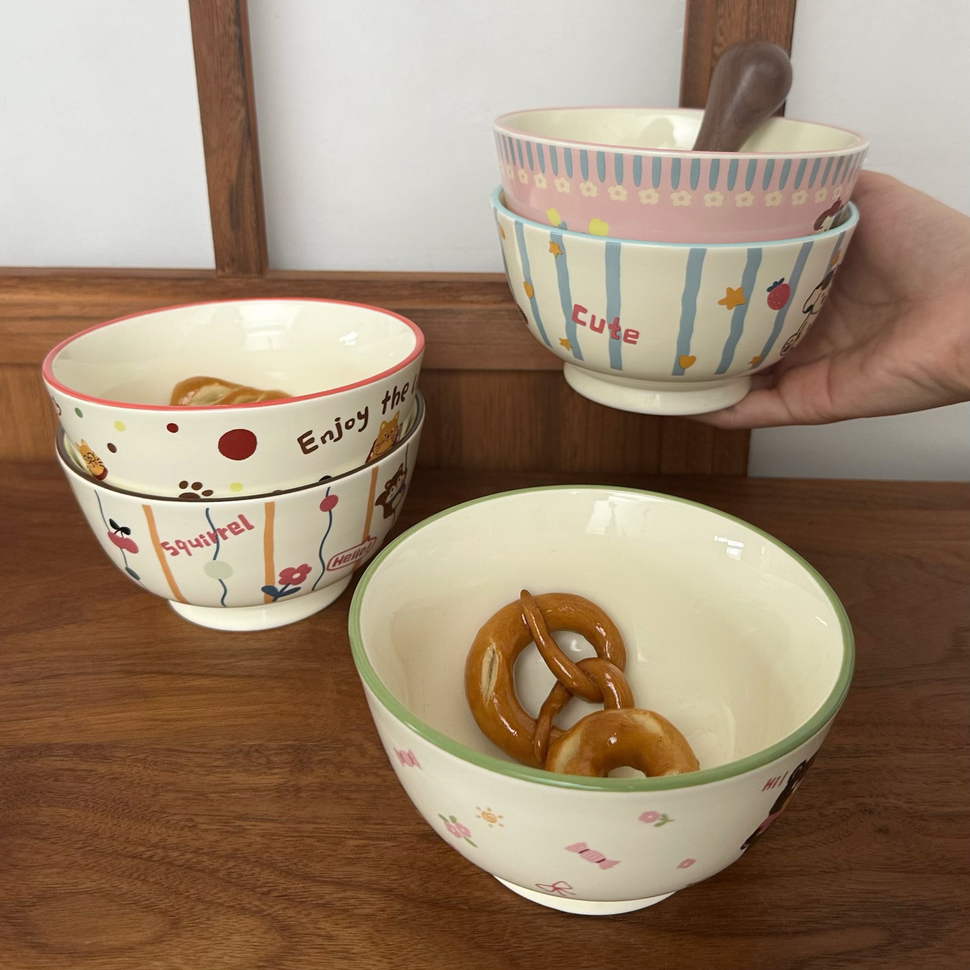 Cartoon animal cute pet rice bowl, healing ceramic rice bowl, household high appearance level rice bowl, cute dessert salad bowl Specification drawing