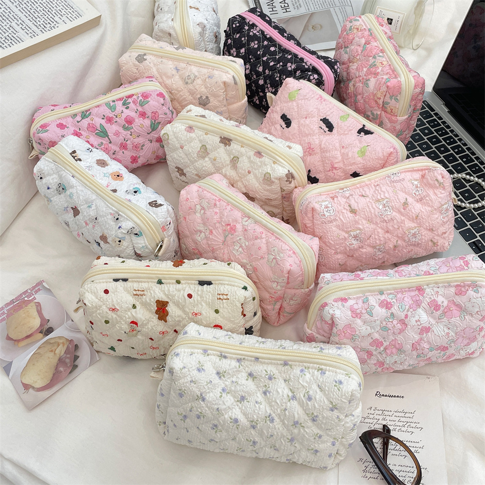 31291 Fresh quilted hand-held makeup bag for girls, large capacity, cute storage, student zipper stationery bag, pen case full figure